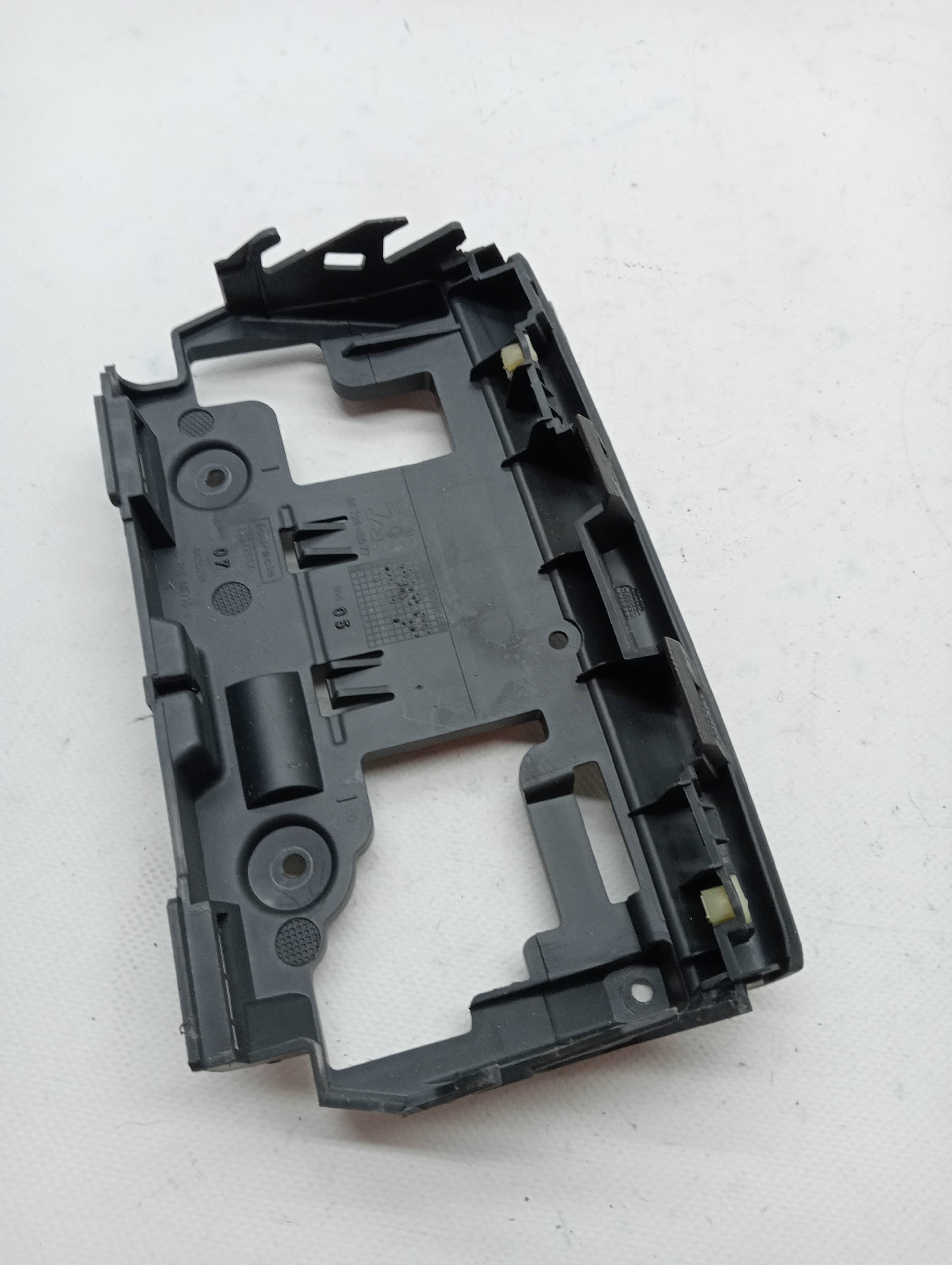 Plastico LAND ROVER RANGE ROVER SPORT 2