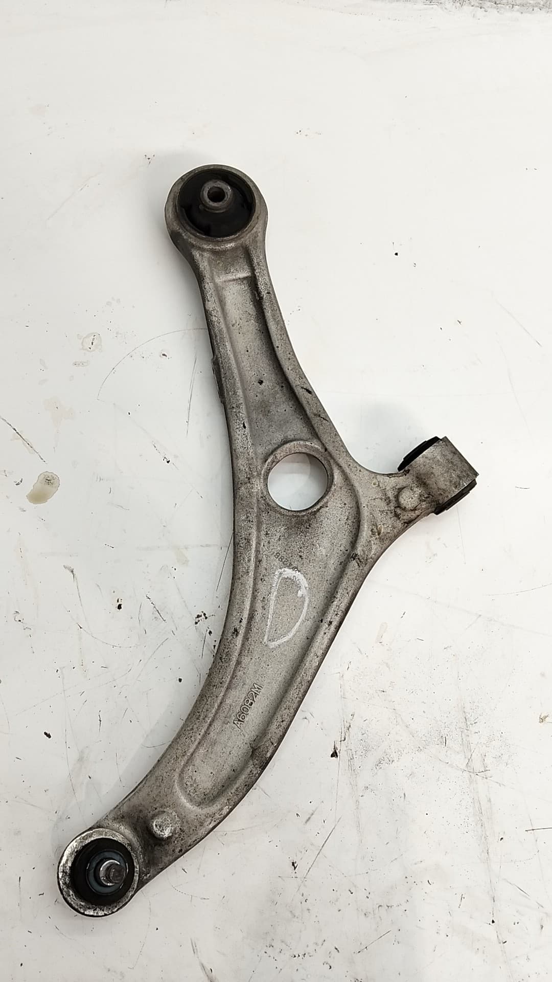 Brazo suspension inferior delantero derecho HYUNDAI I40 2