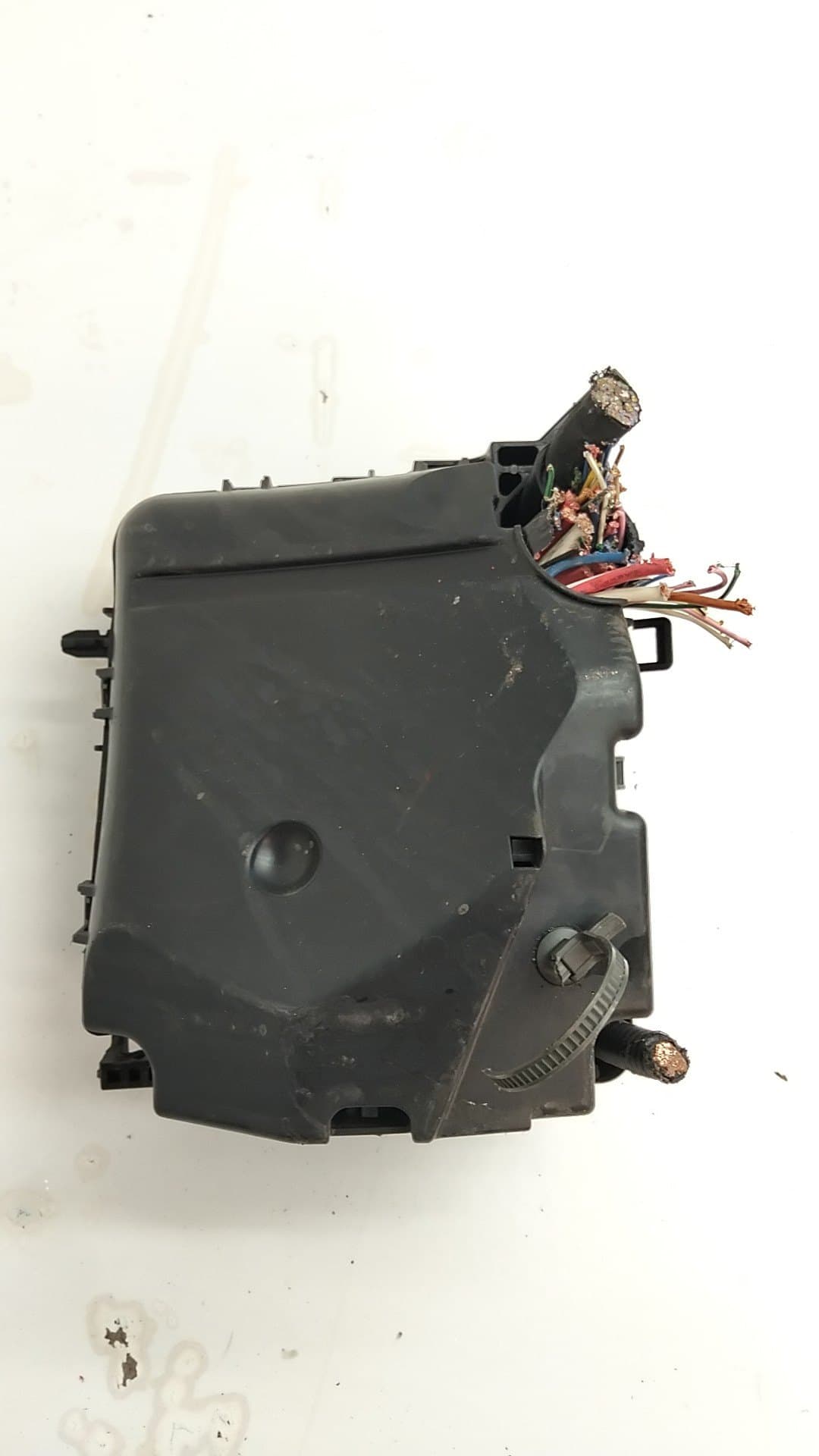 Caja reles / fusibles HYUNDAI I40 3