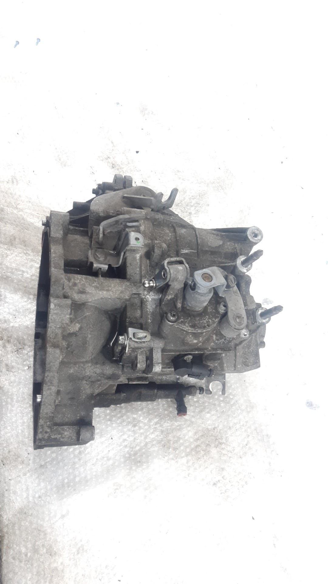 Caja cambios MITSUBISHI COLT BERLINA 5 (Z30A) 3