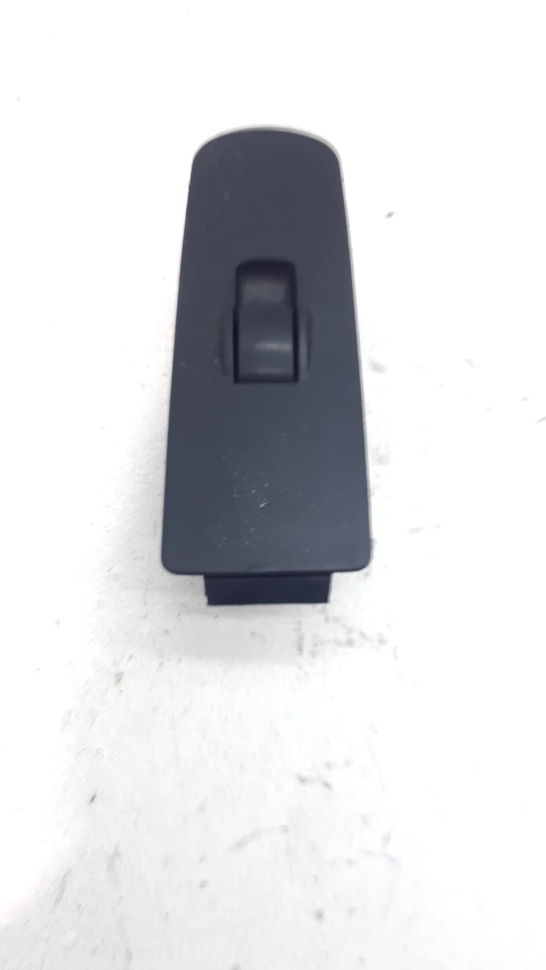 Mando elevalunas delantero derecho MITSUBISHI COLT BERLINA 5 (Z30A)