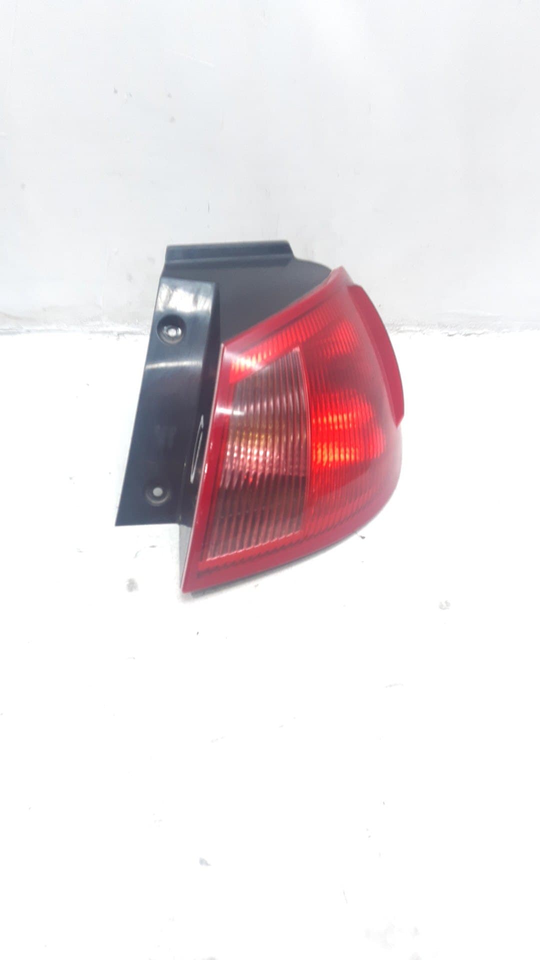 Piloto trasero derecho MITSUBISHI COLT BERLINA 5 (Z30A)