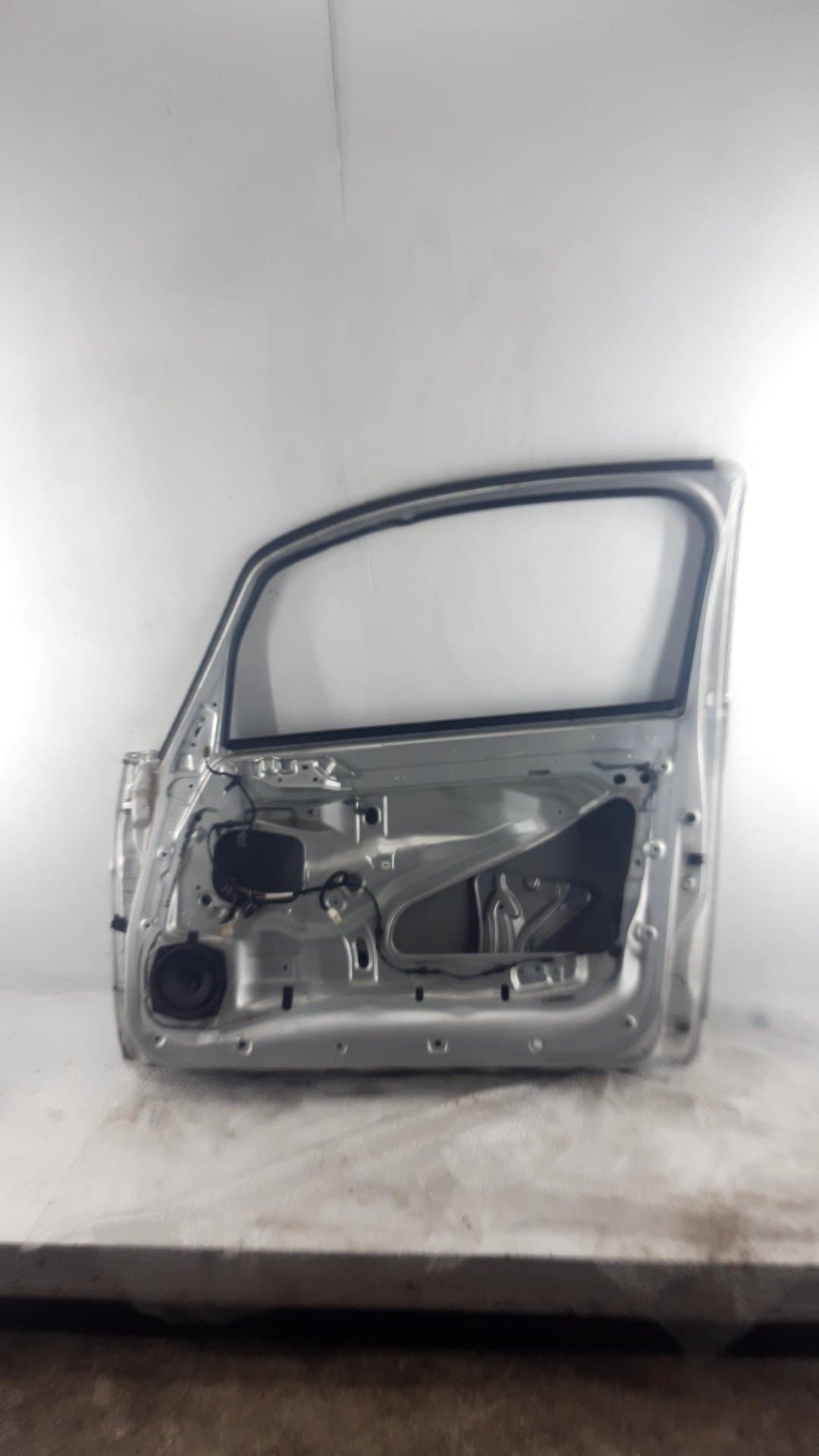 Puerta delantera derecha MITSUBISHI COLT BERLINA 5 (Z30A) 2