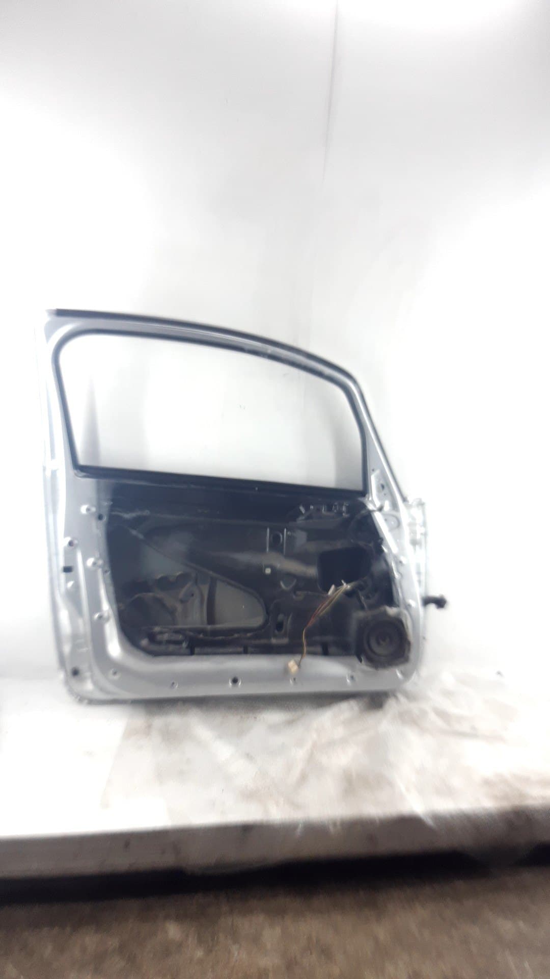 Puerta delantera izquierda MITSUBISHI COLT BERLINA 5 (Z30A) 2
