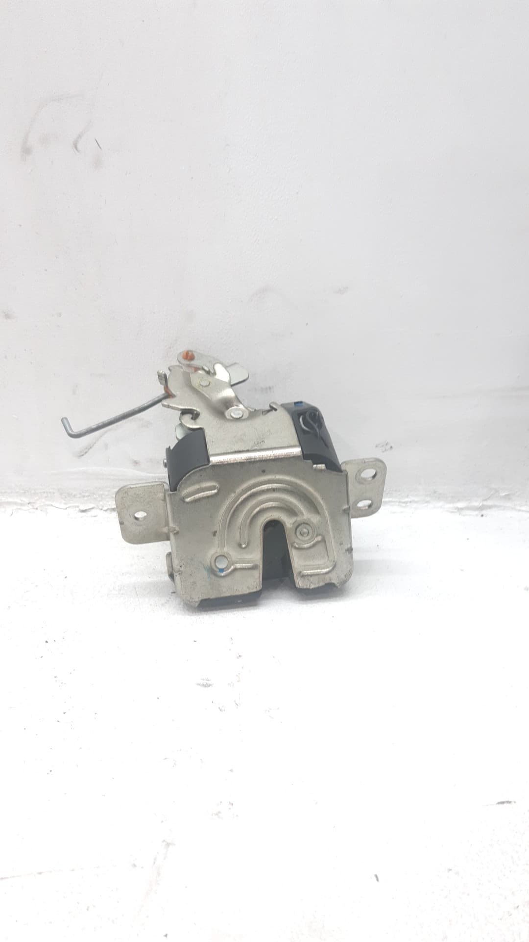 Cerradura maletero / porton MITSUBISHI COLT BERLINA 5 (Z30A)