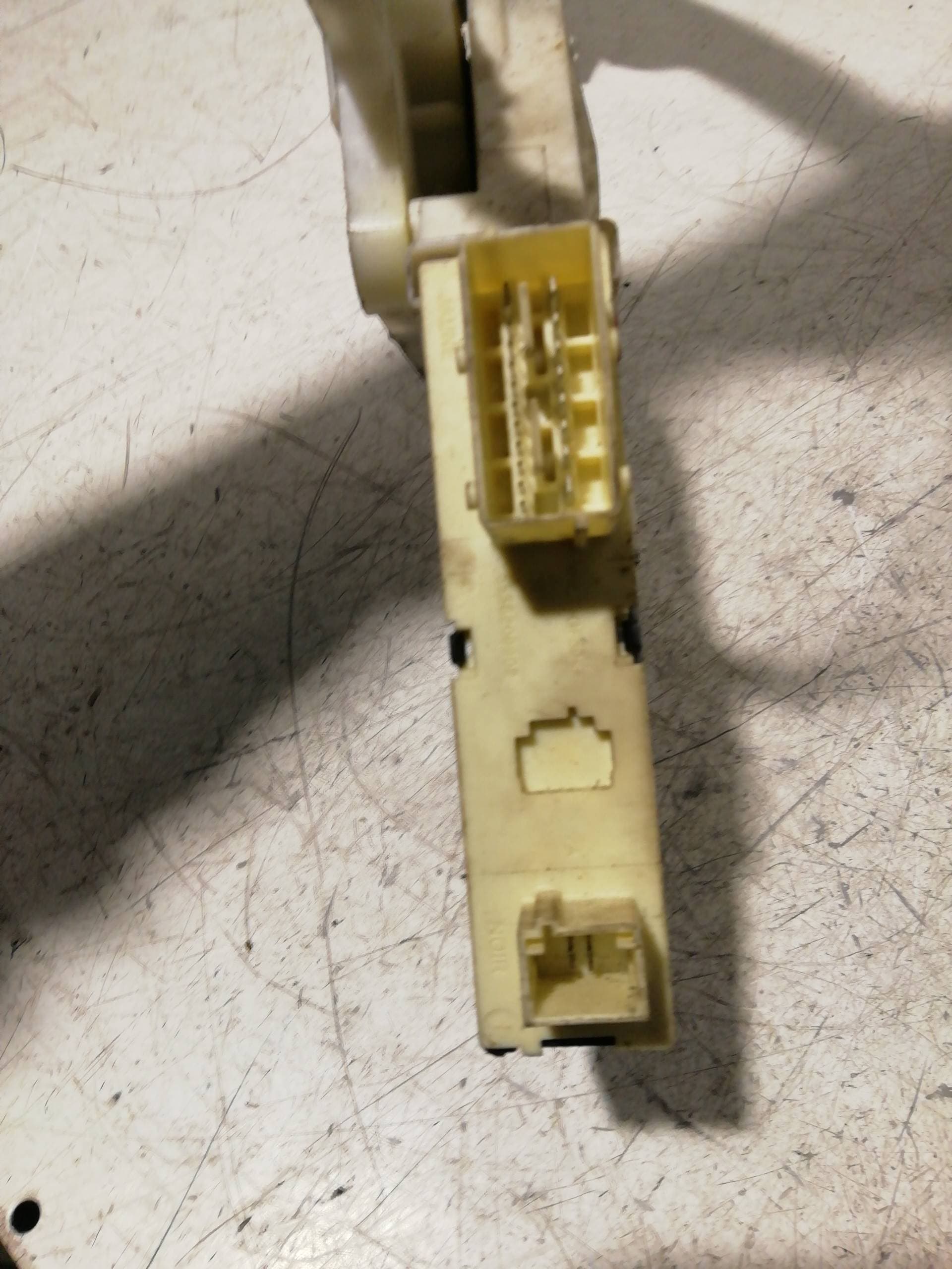Elevalunas delantero derecho CITROEN C4 BERLINA 5