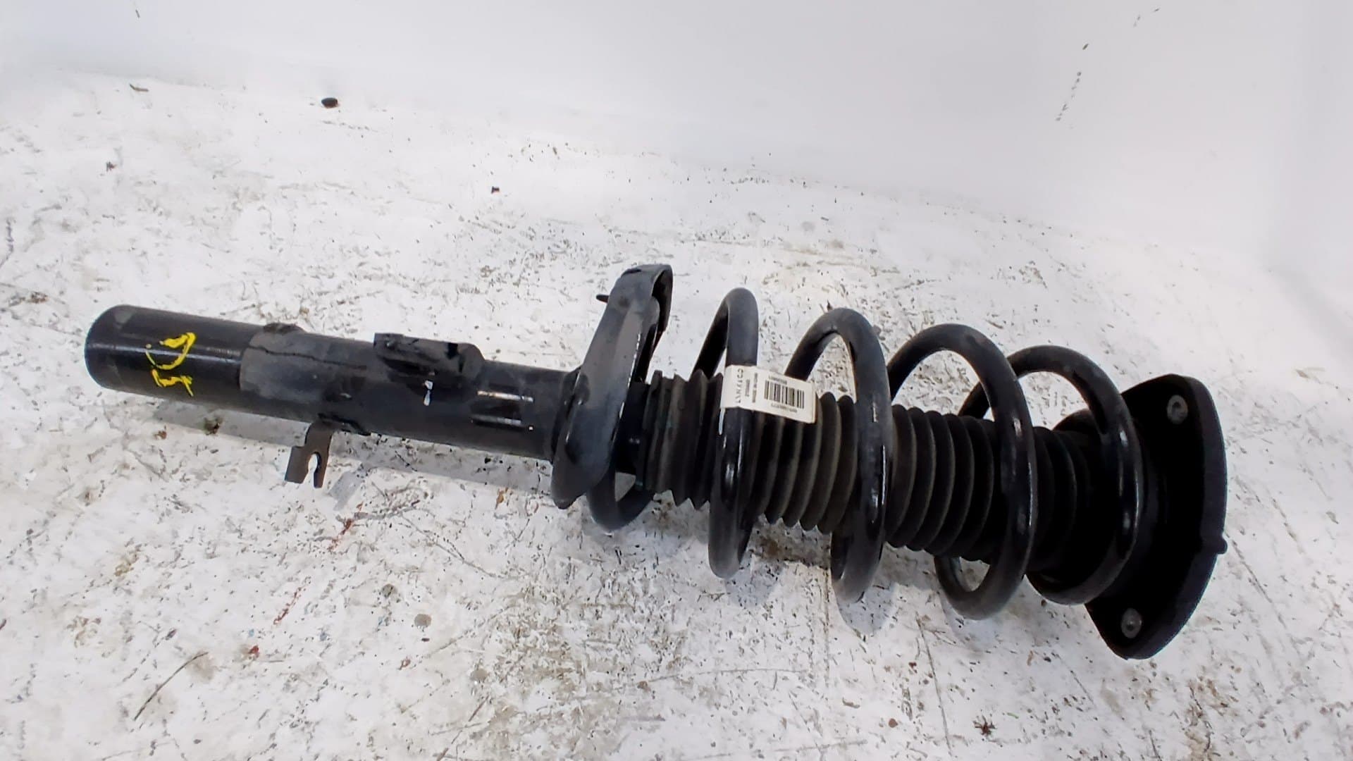 Amortiguador delantero izquierdo LYNK & CO 01
