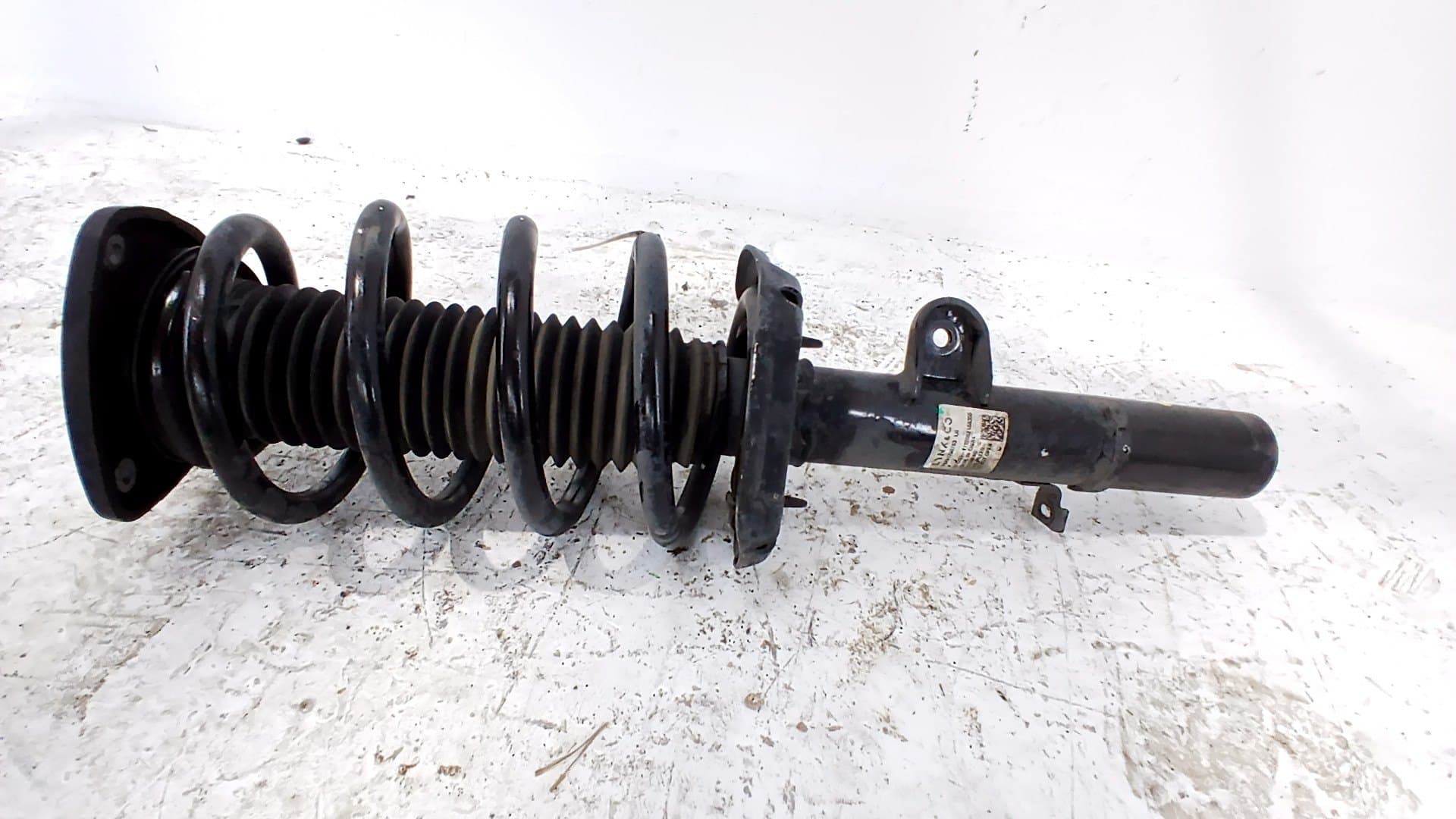 Amortiguador delantero izquierdo LYNK & CO 01 3