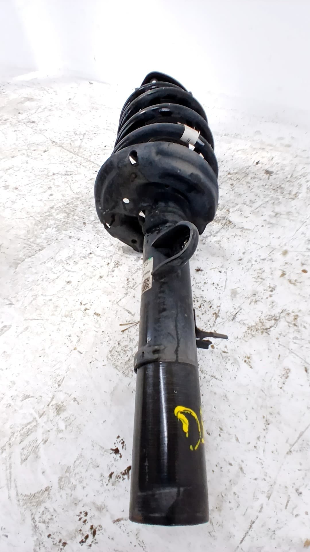 Amortiguador delantero izquierdo LYNK & CO 01 2
