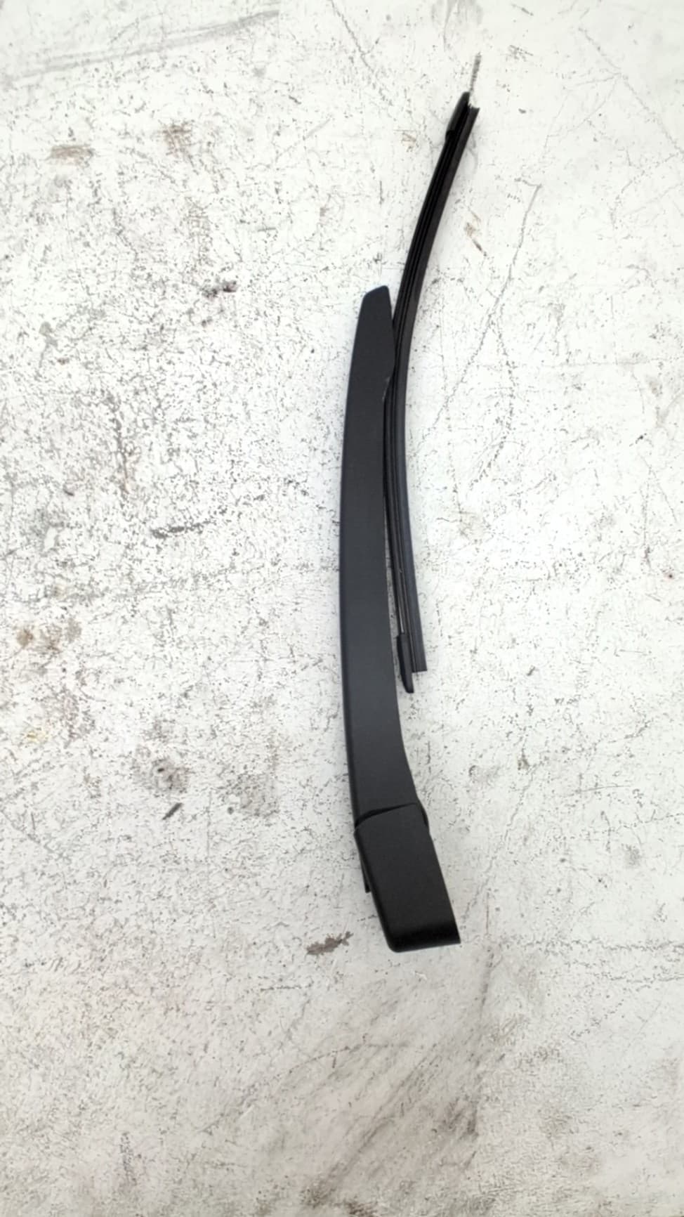 Brazo limpia trasero LYNK & CO 01