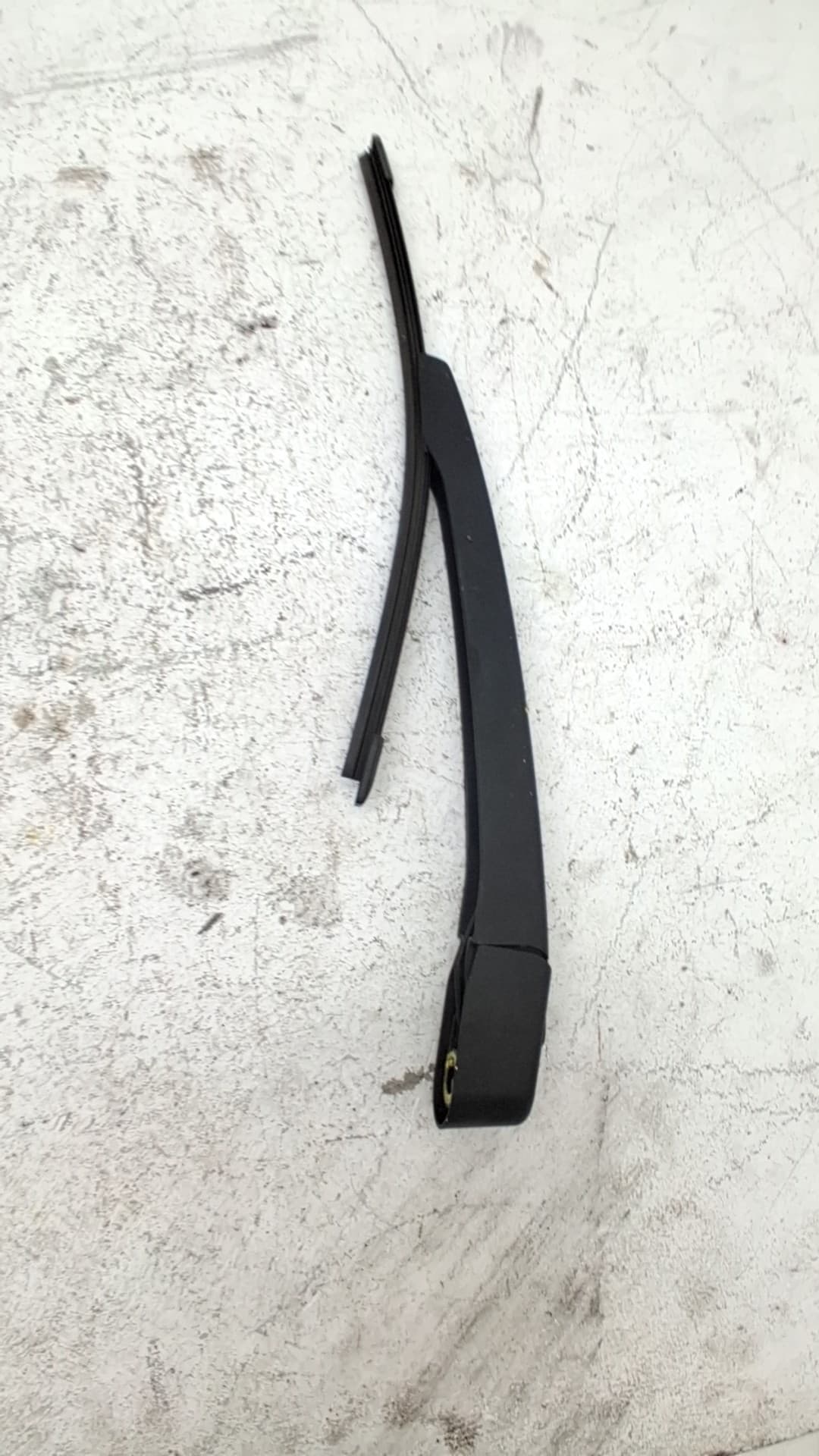 Brazo limpia trasero LYNK & CO 01 2