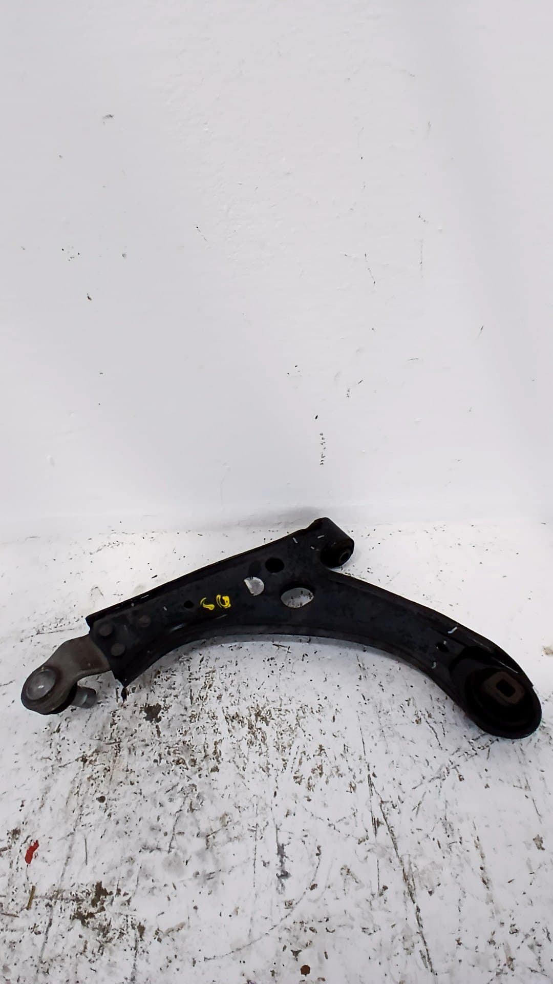 Brazo suspension inferior delantero derecho LYNK & CO 01 3