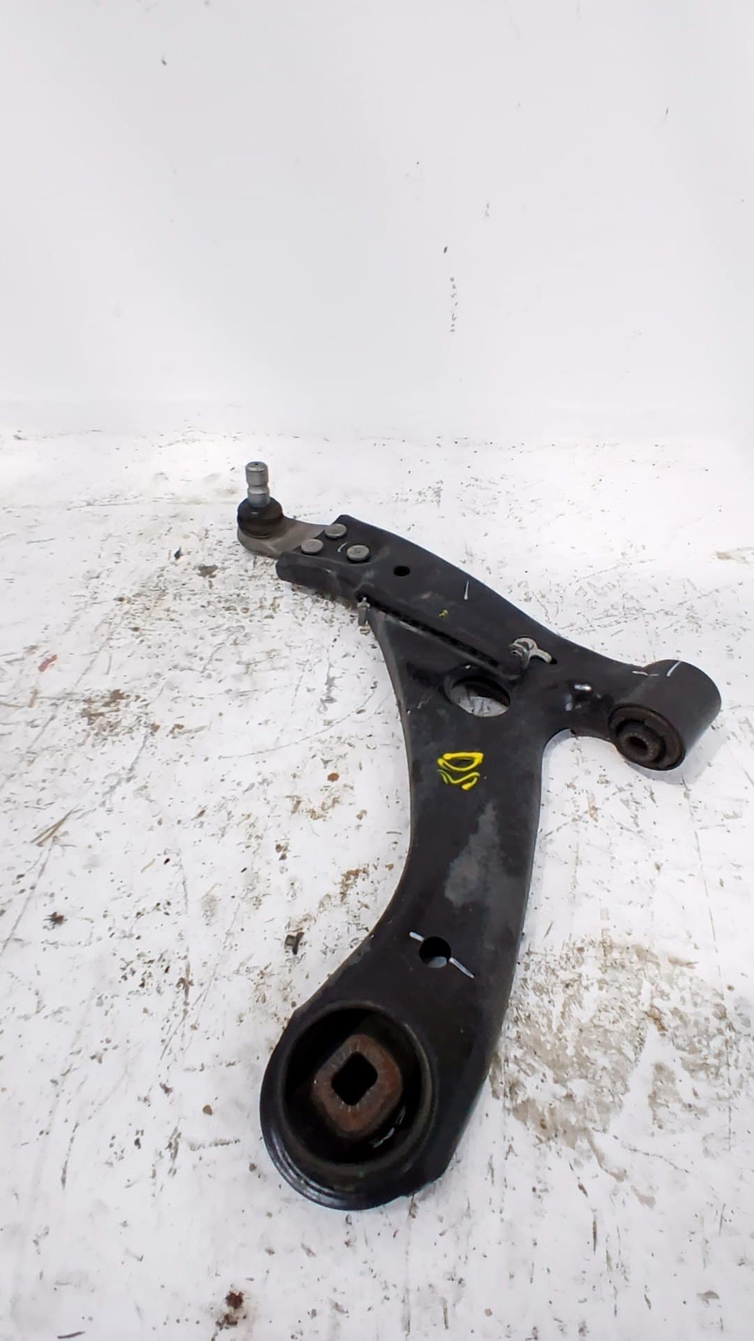 Brazo suspension inferior delantero izquierdo LYNK & CO 01 5