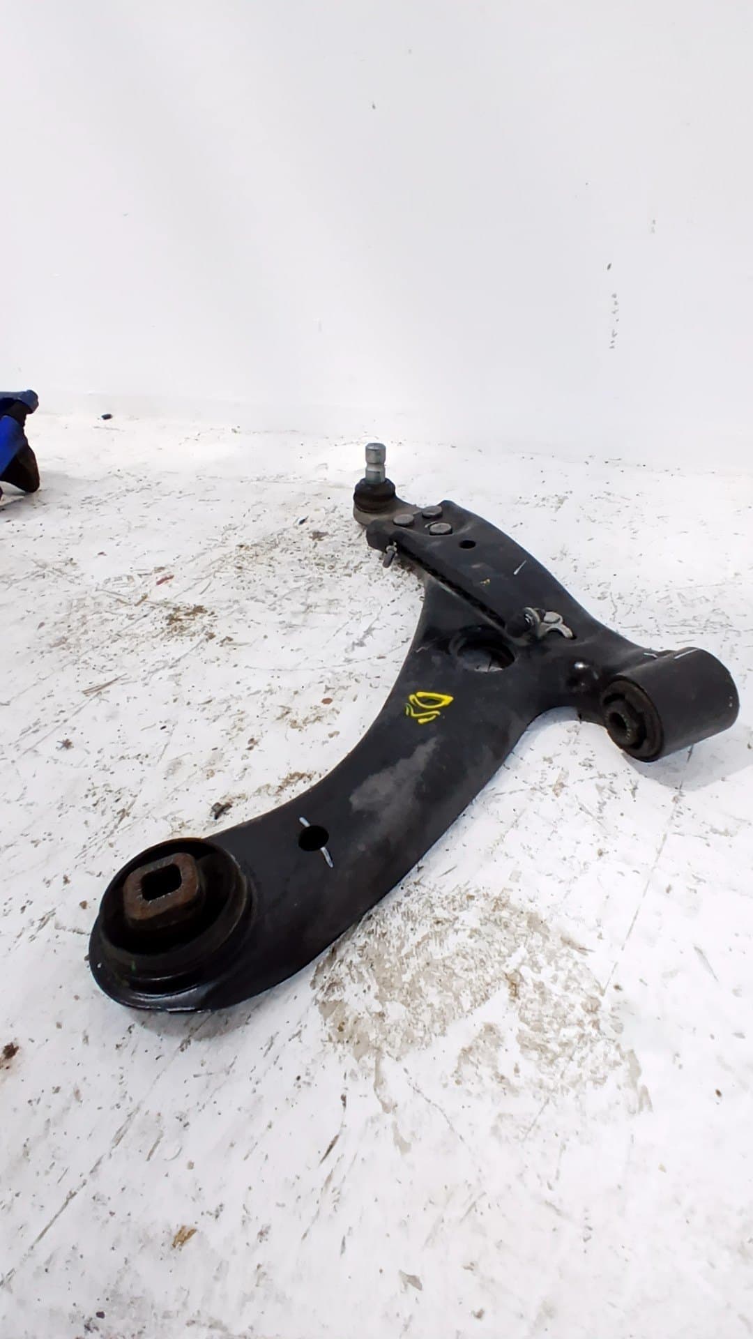 Brazo suspension inferior delantero izquierdo LYNK & CO 01 4