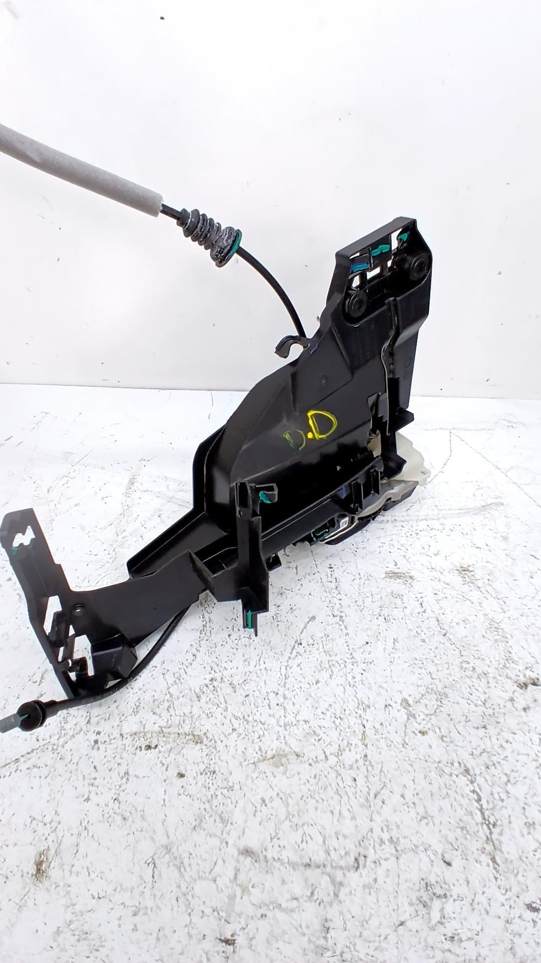 Cerradura puerta delantera derecha LYNK & CO 01 4