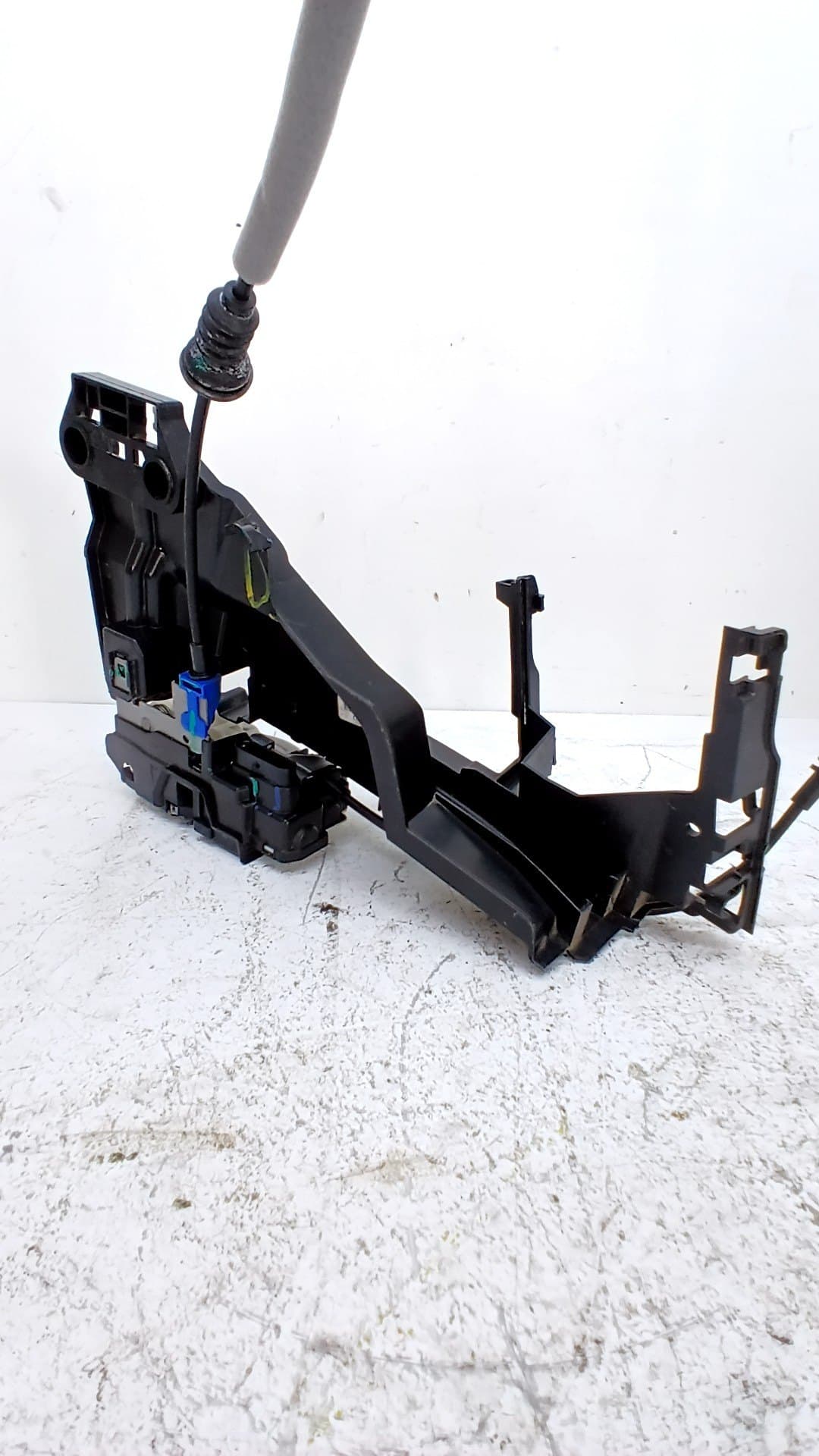 Cerradura puerta delantera derecha LYNK & CO 01 3