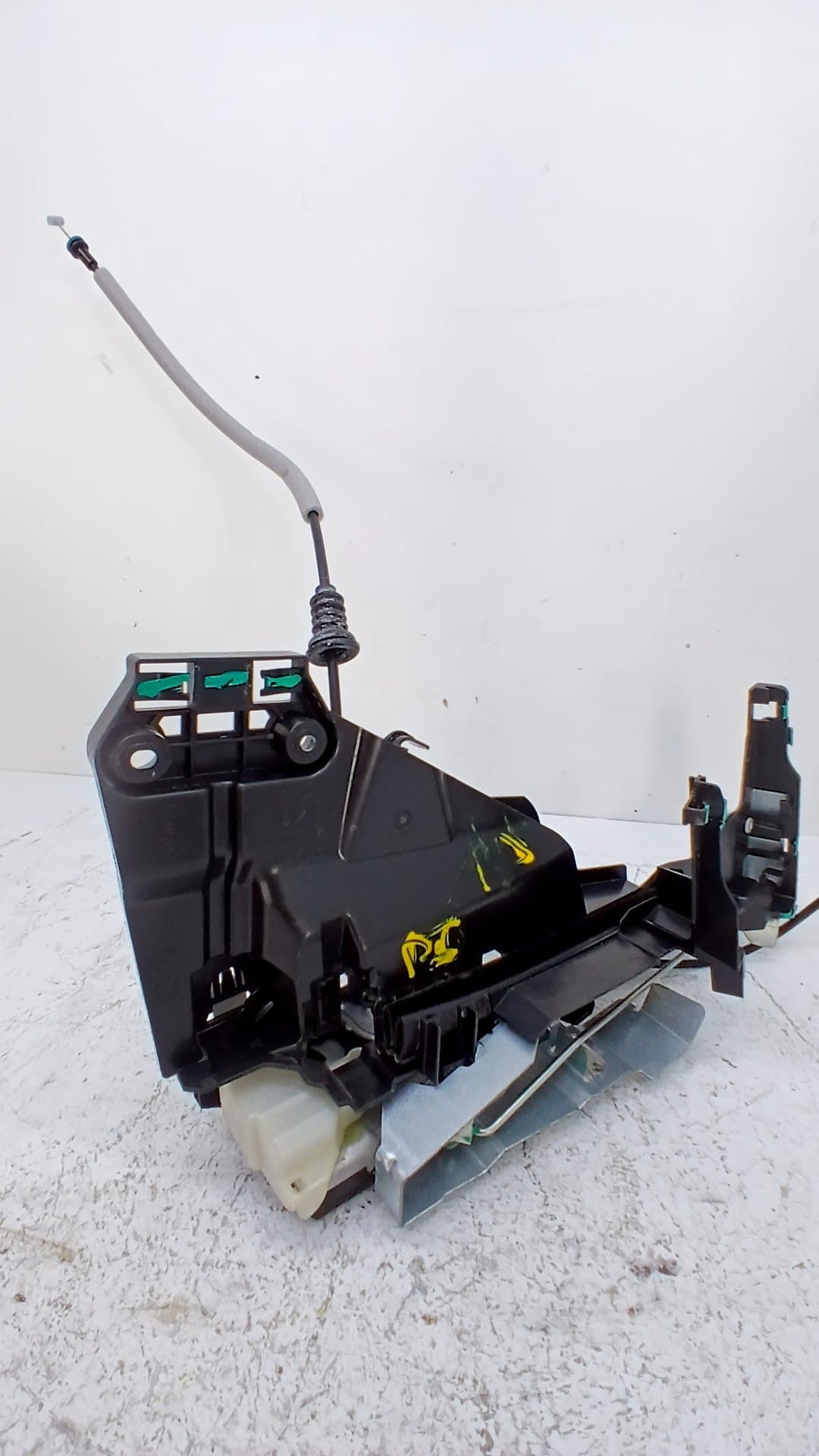 Cerradura puerta delantera izquierda LYNK & CO 01 3