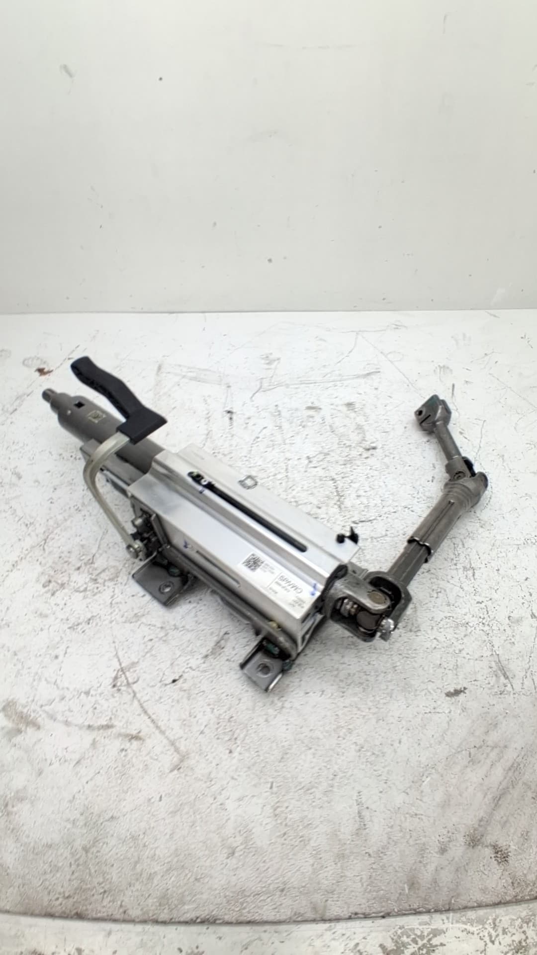 Columna direccion LYNK & CO 01
