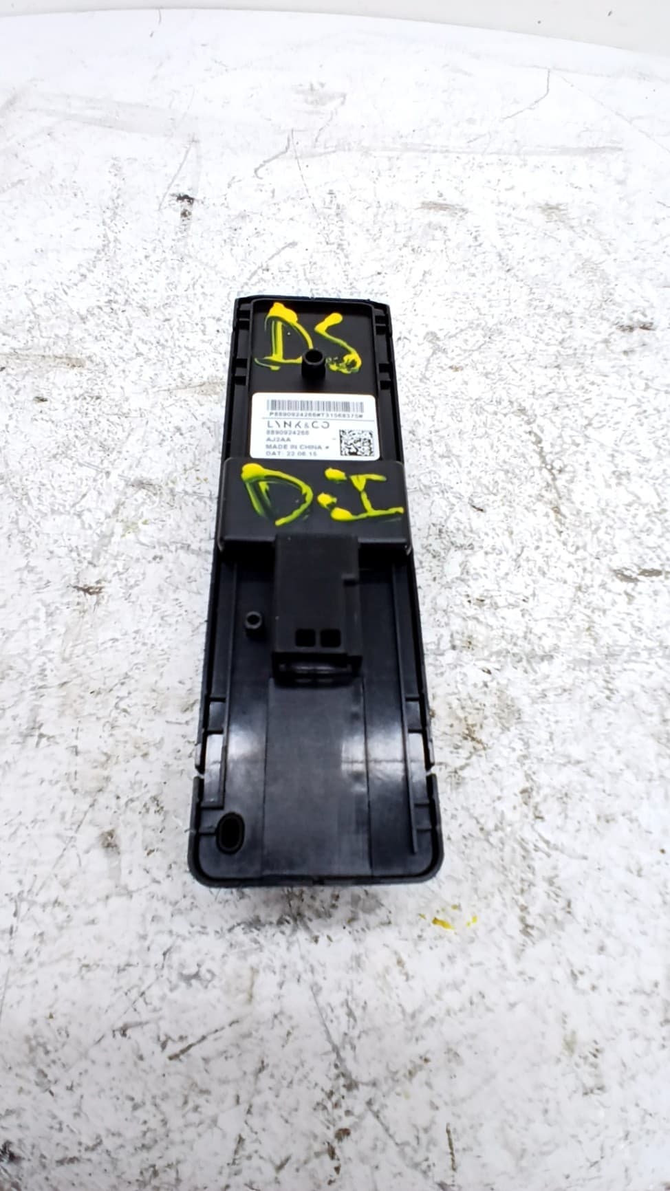 Mando elevalunas delantero izquierdo LYNK & CO 01 2