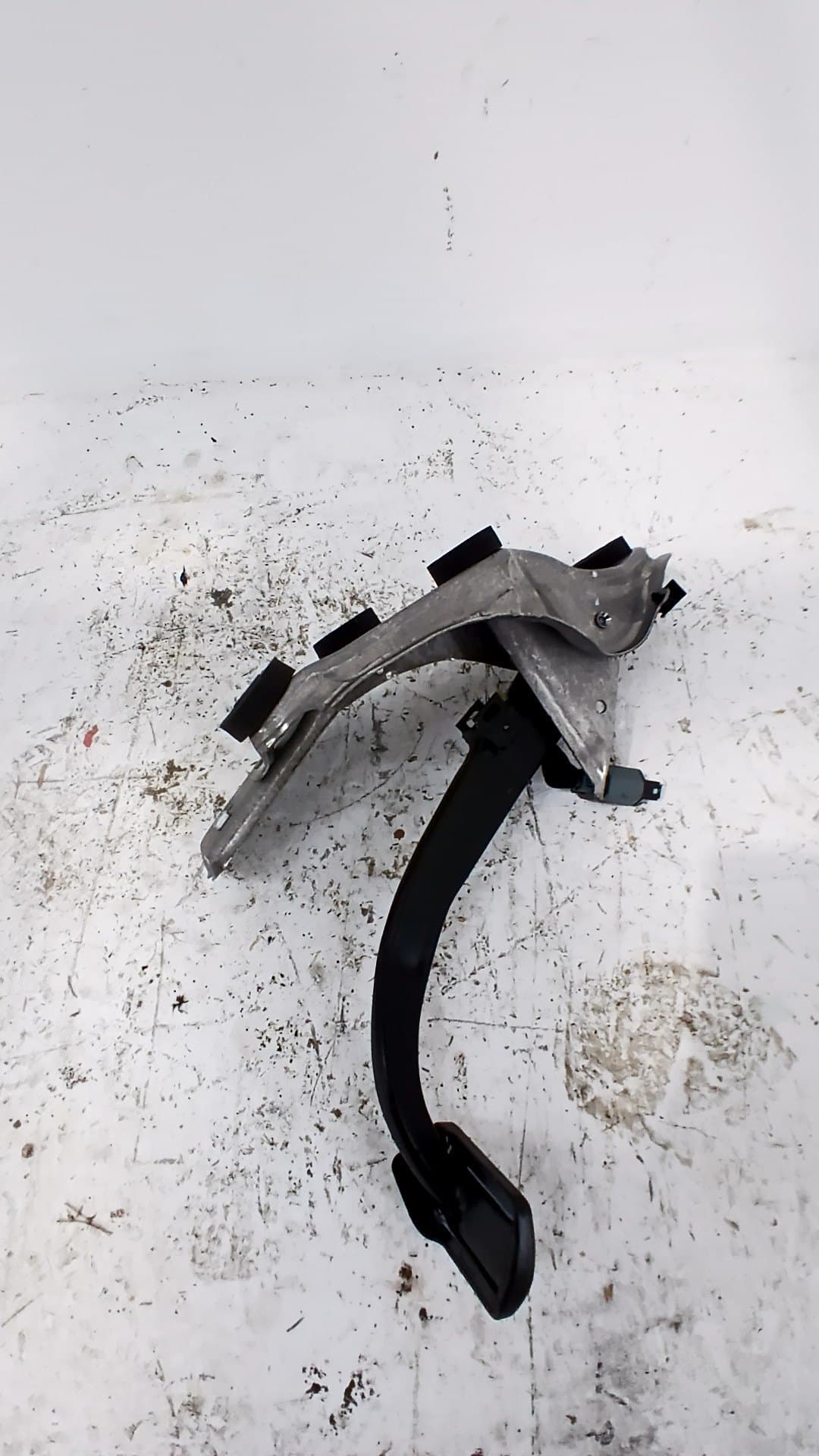 Pedal freno LYNK & CO 01 3