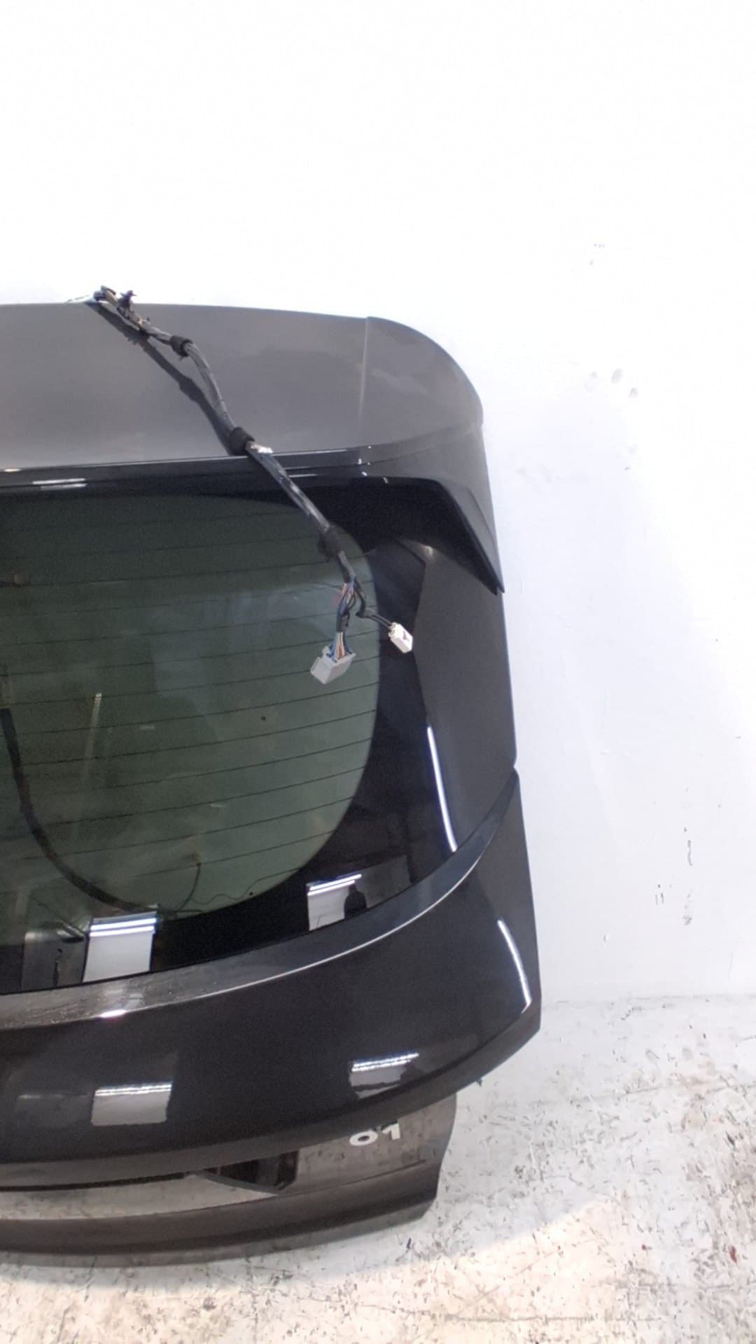 Porton trasero LYNK & CO 01 4