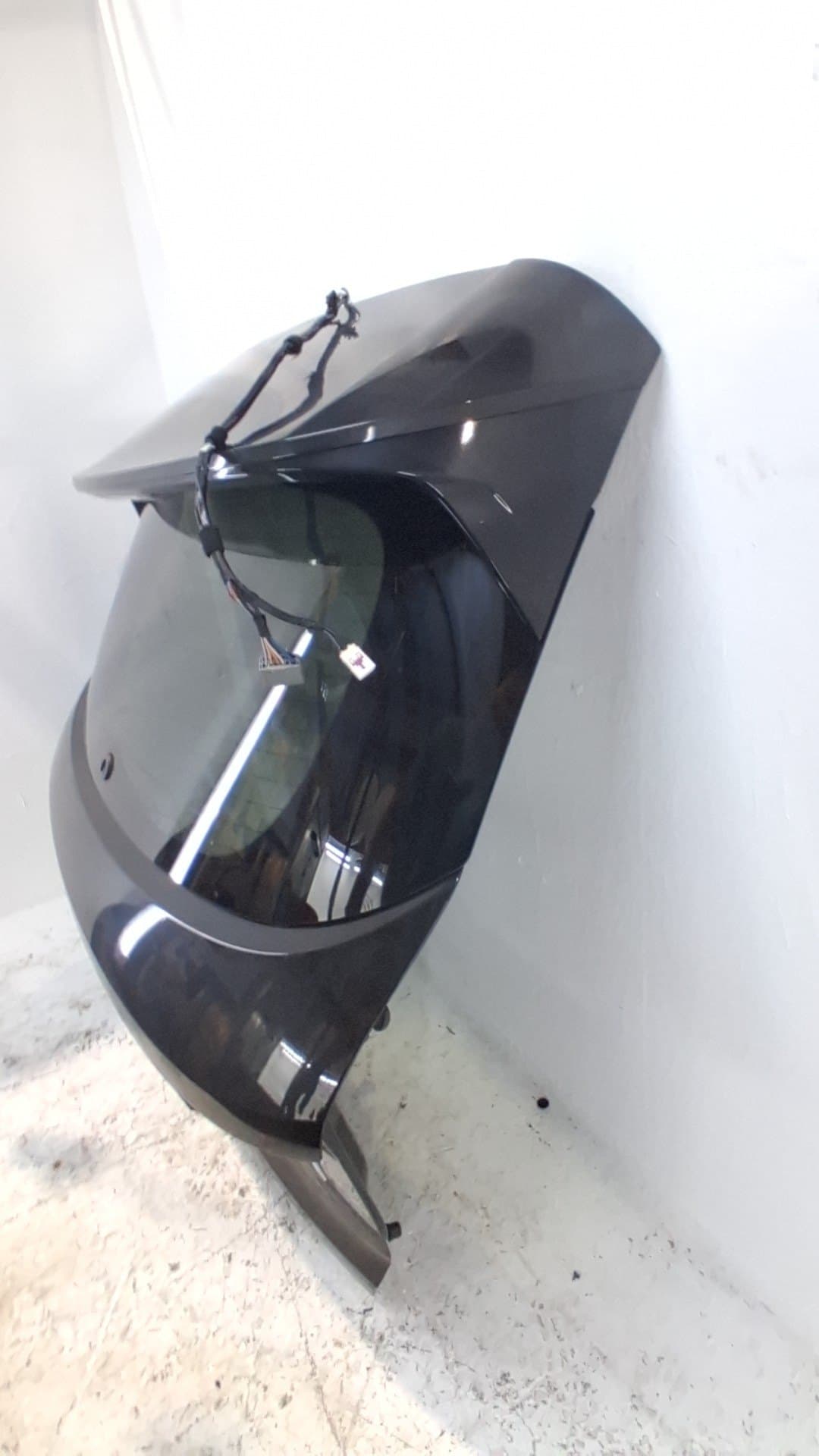 Porton trasero LYNK & CO 01 3