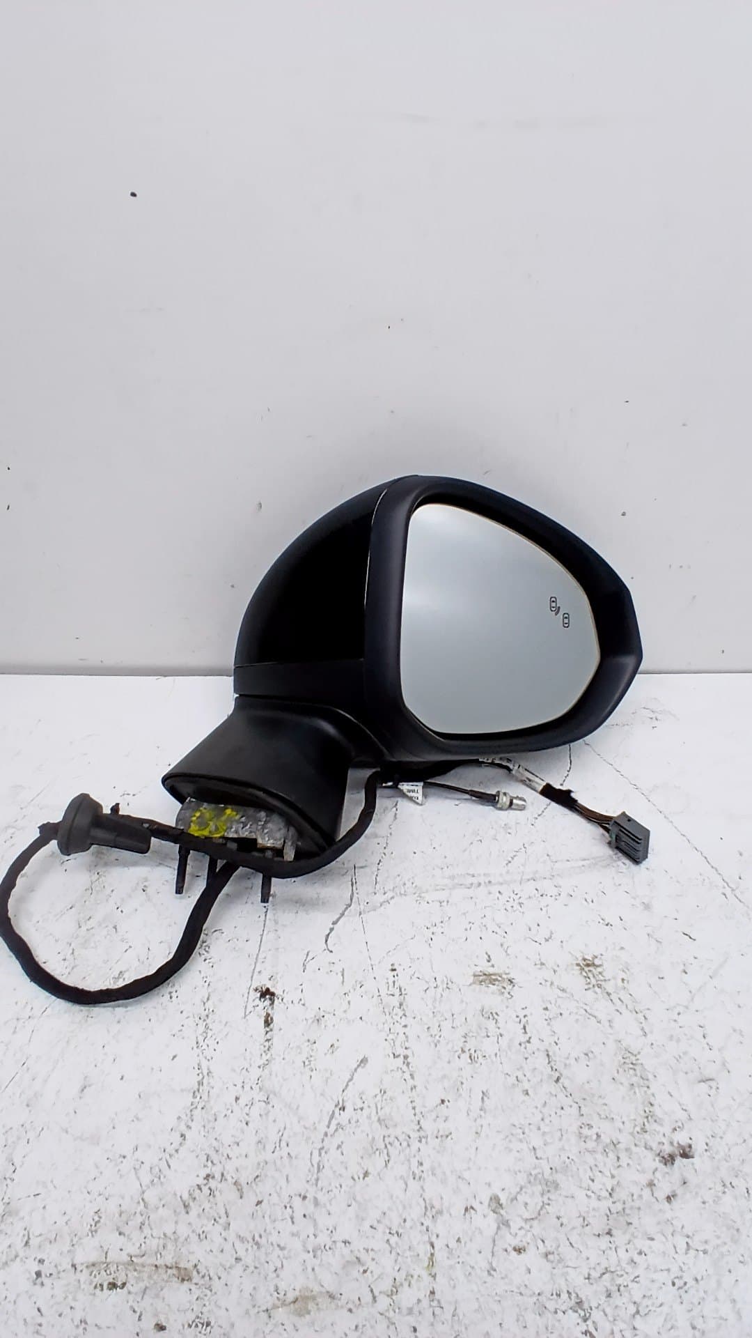 Retrovisor derecho LYNK & CO 01