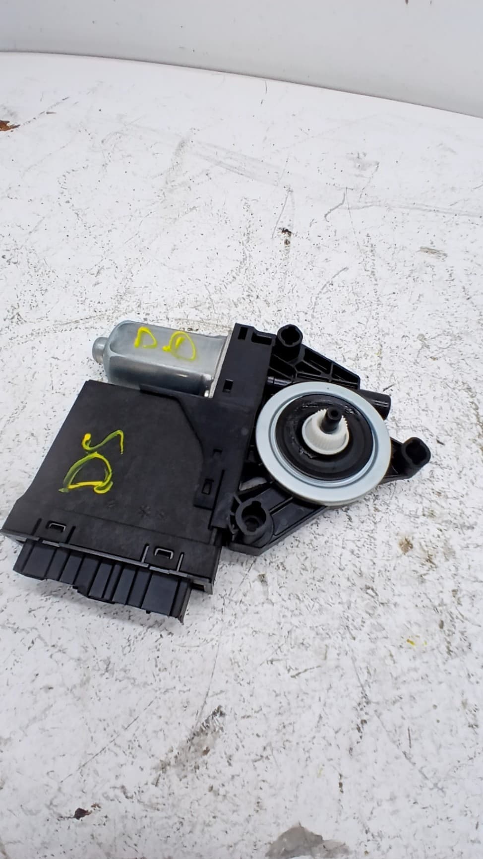 Motor elevalunas delantero derecho LYNK & CO 01 3