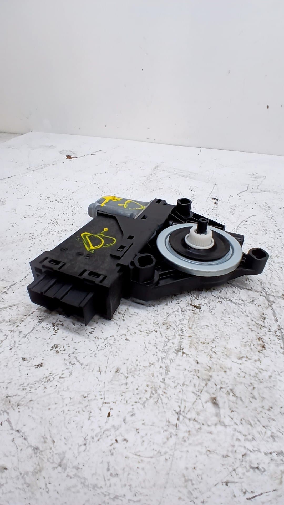 Motor elevalunas trasero derecho LYNK & CO 01 4