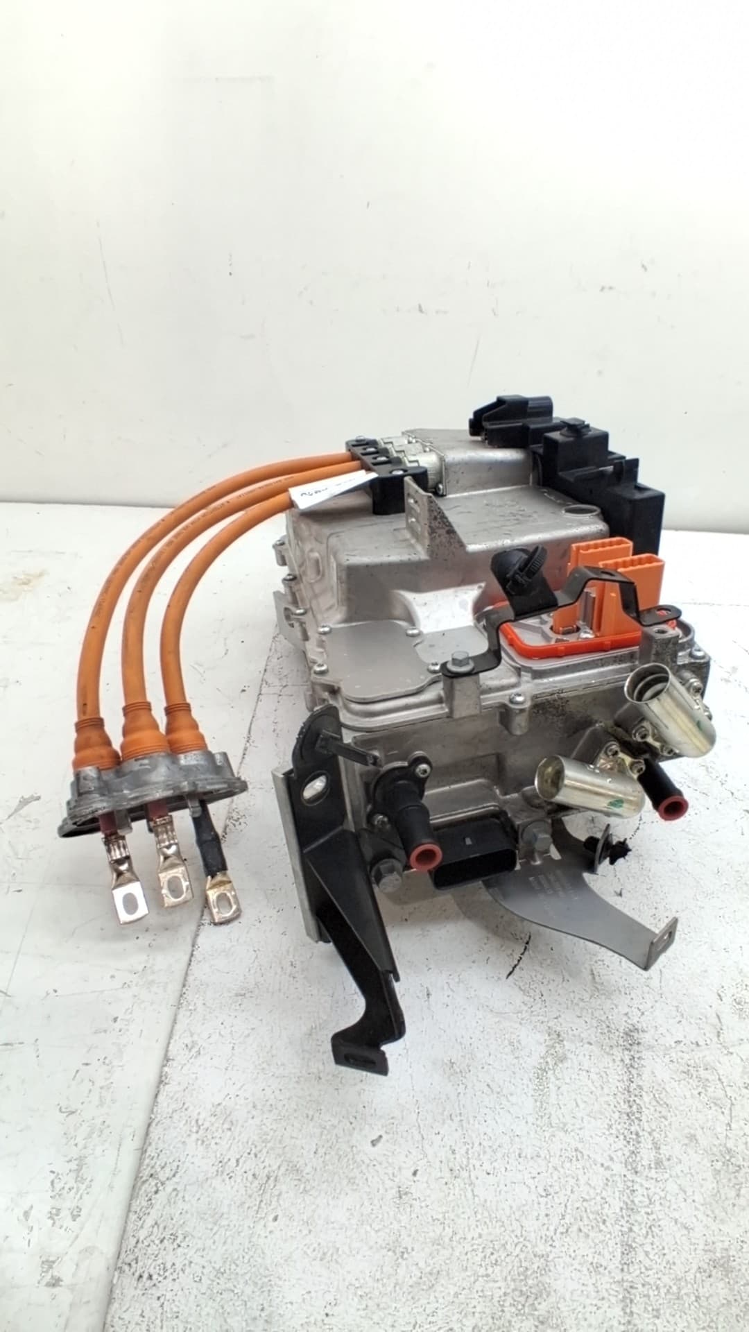 Recambio LYNK & CO 01 ref. 8893606086 2