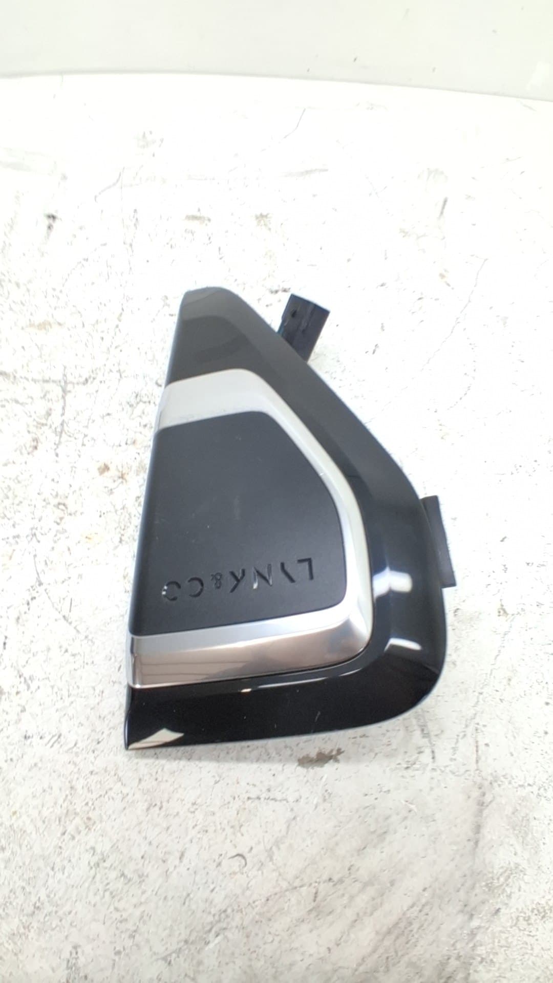 Tapa exterior combustible LYNK & CO 01