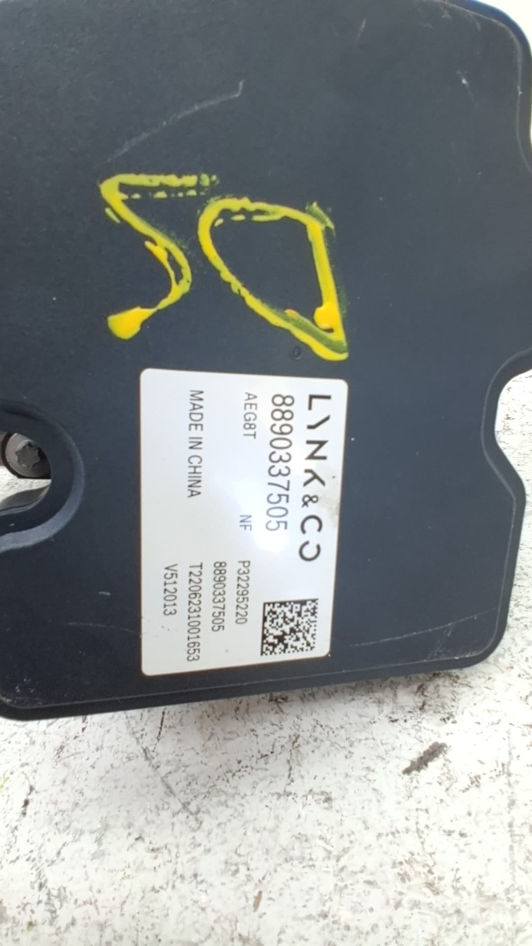 Abs LYNK & CO 01 2
