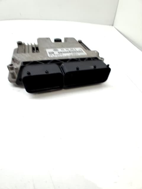 Centralita motor uce VOLKSWAGEN GOLF VI (5K1) 3