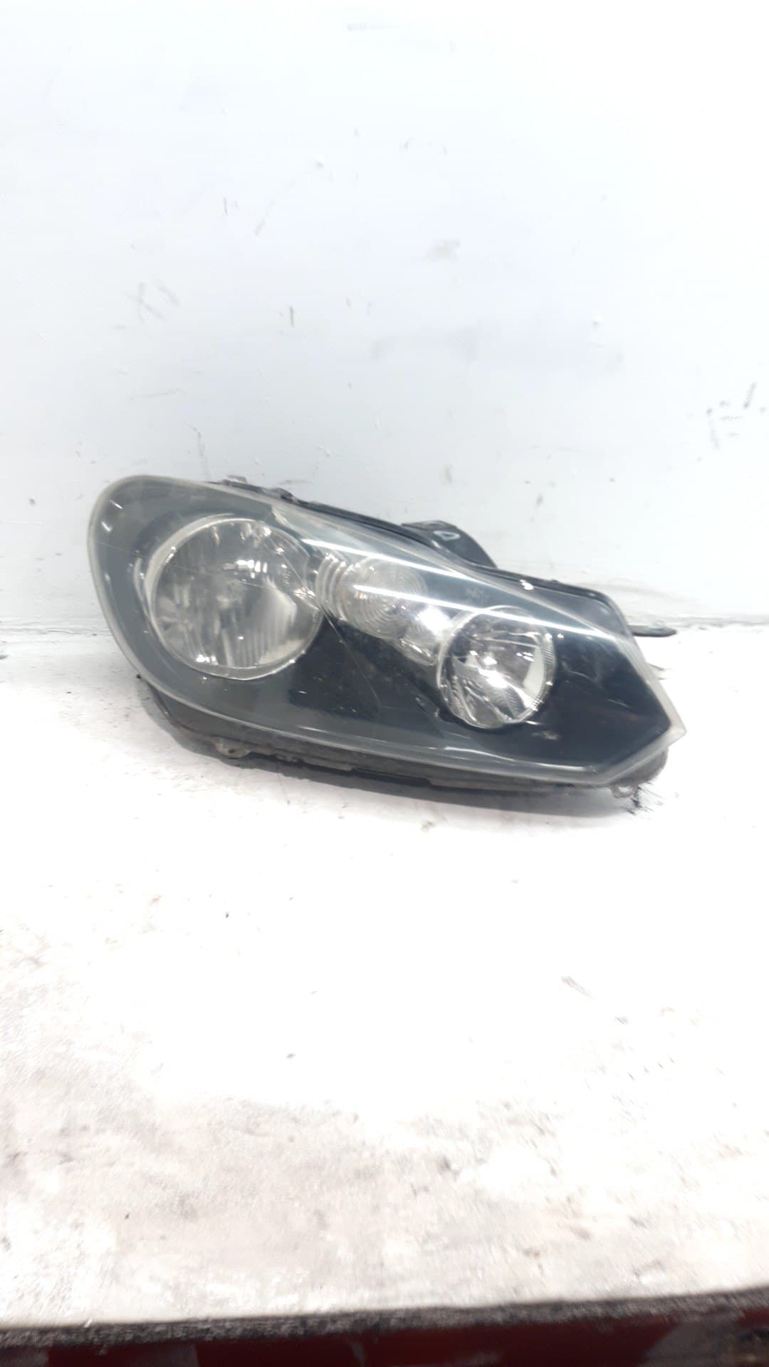 Faro derecho VOLKSWAGEN GOLF VI (5K1)