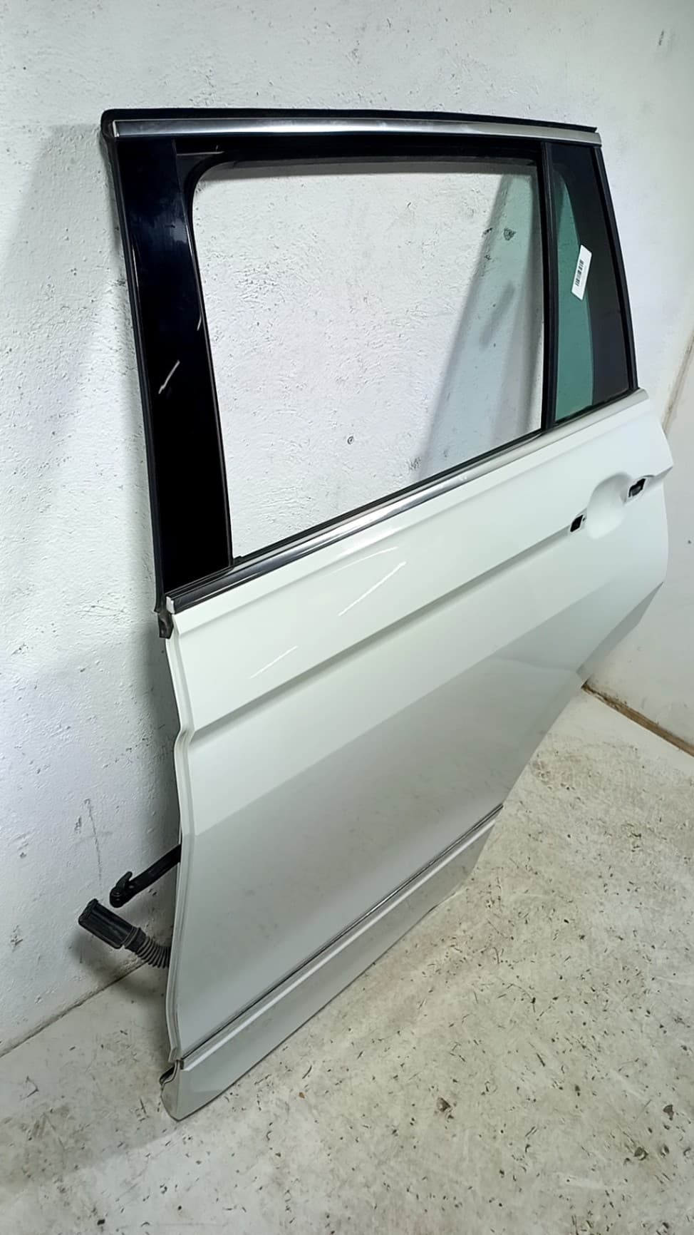 Puerta trasera izquierda VOLKSWAGEN TIGUAN (AX1) 4
