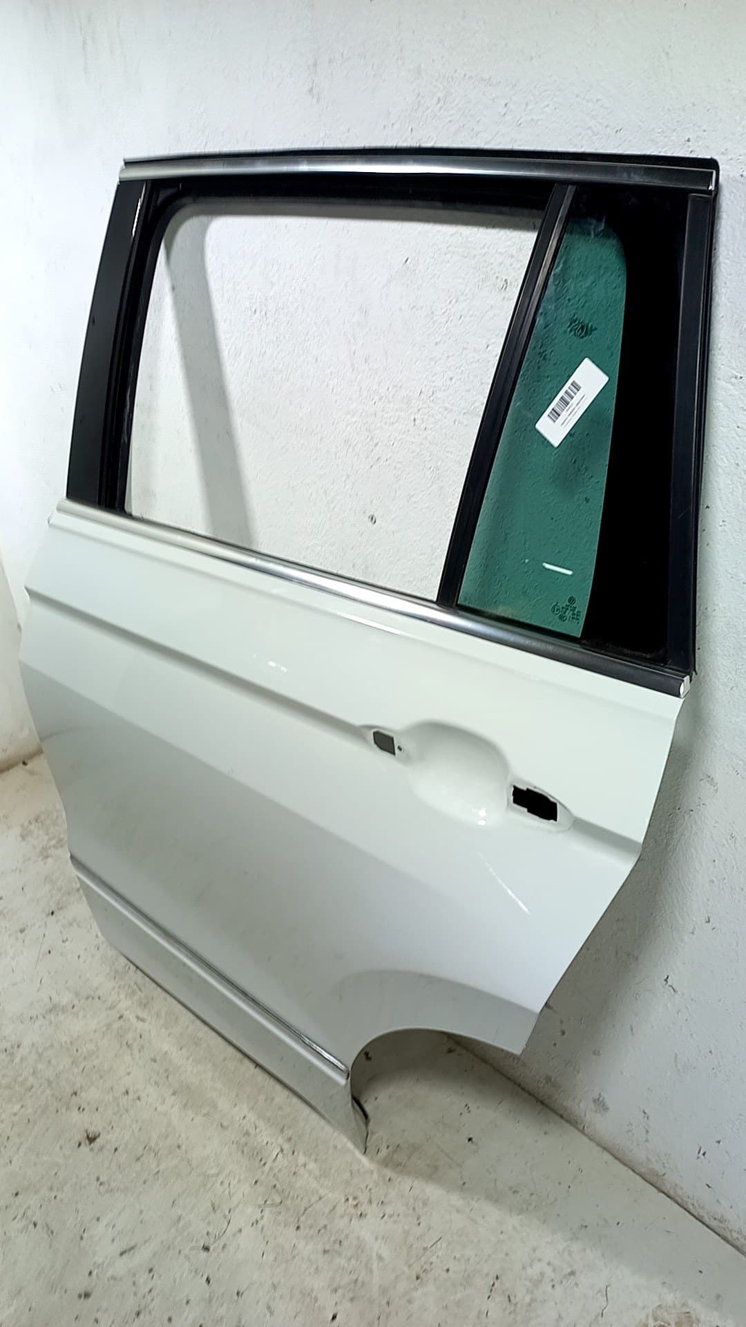 Puerta trasera izquierda VOLKSWAGEN TIGUAN (AX1) 3