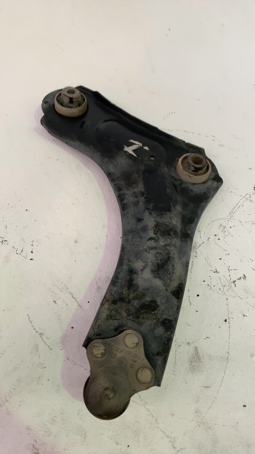 Brazo suspension inferior delantero izquierdo RENAULT MEGANE III BERLINA 5 P