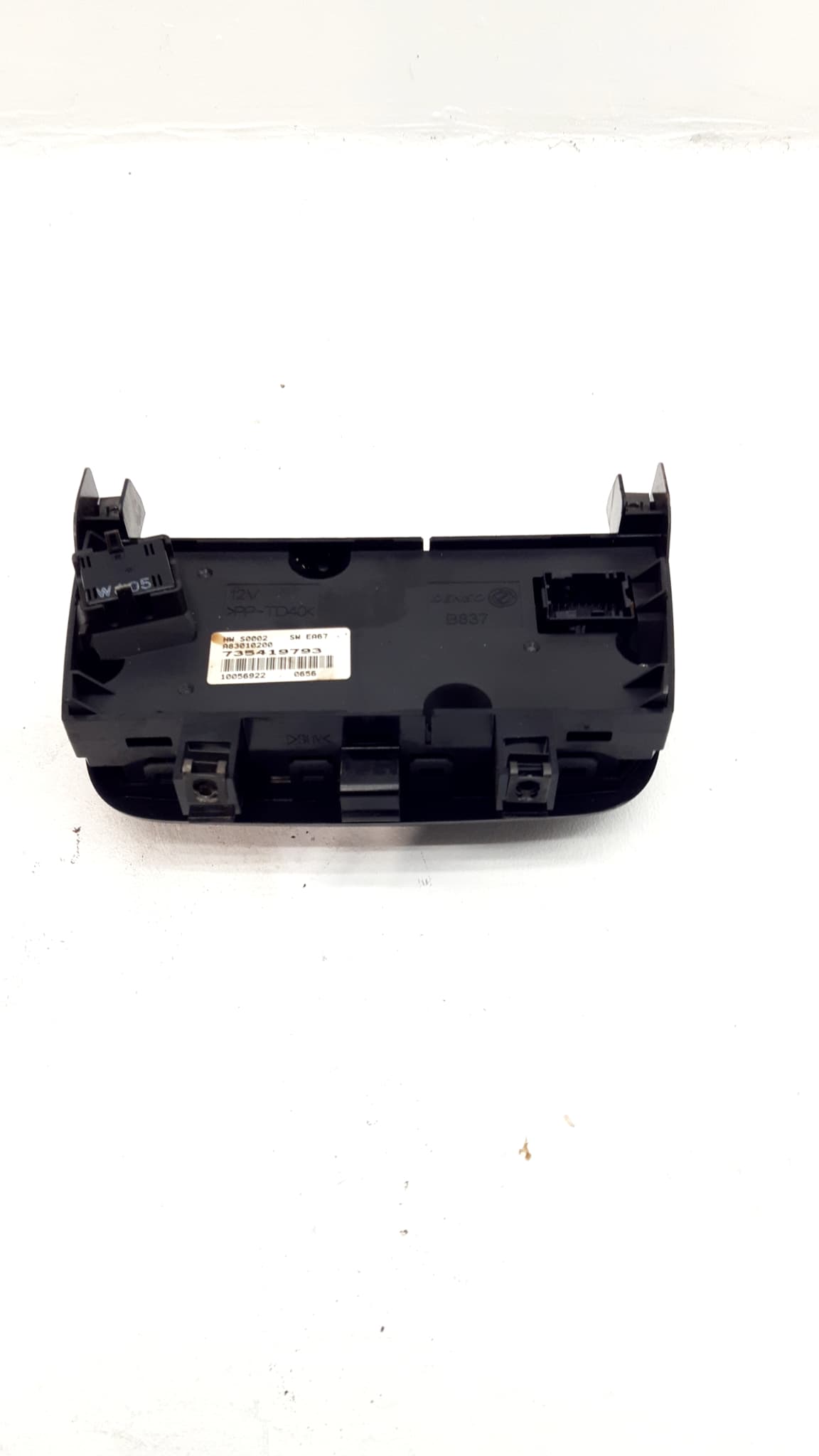 Recambio FIAT PUNTO ref. 735419793 3