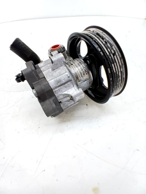 Bomba direccion AUDI A8 (4E2)