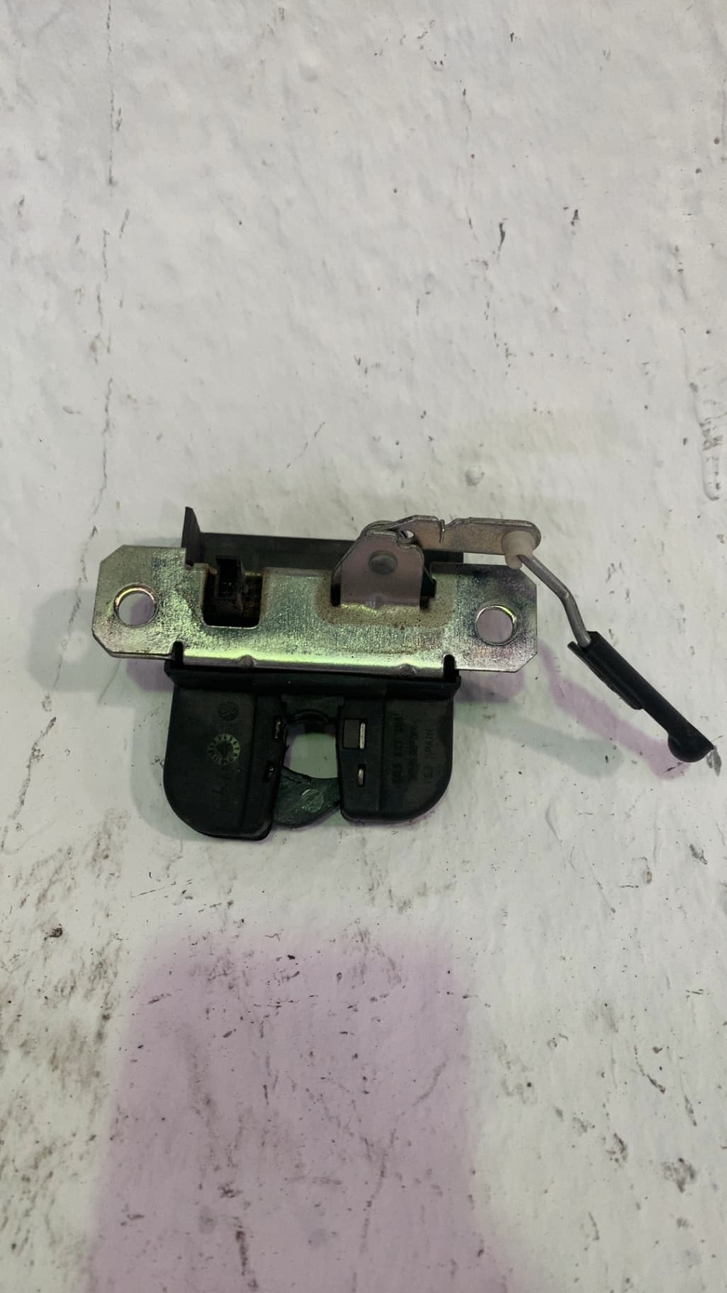 Cerradura maletero / porton VOLKSWAGEN POLO (9N1)