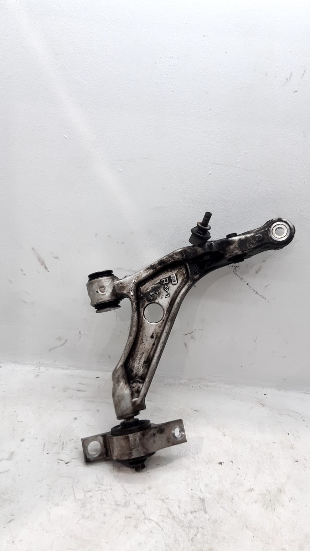Brazo suspension inferior delantero derecho LEXUS IS 300 (JCE10)