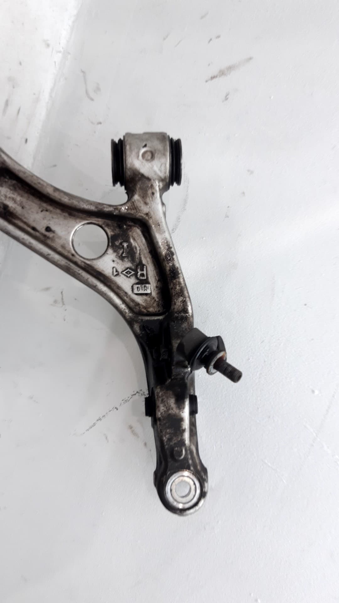 Brazo suspension inferior delantero derecho LEXUS IS 300 (JCE10) 3