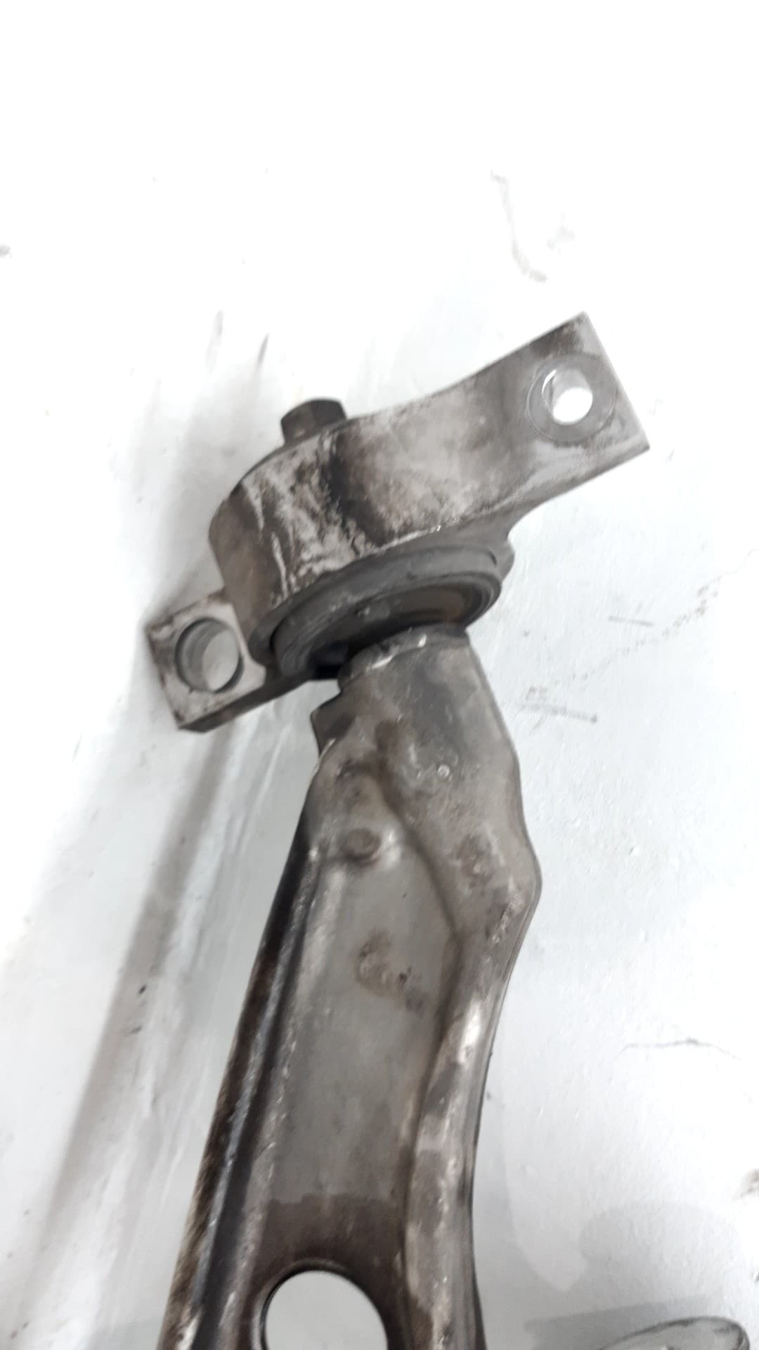 Brazo suspension inferior delantero izquierdo LEXUS IS 300 (JCE10) 5