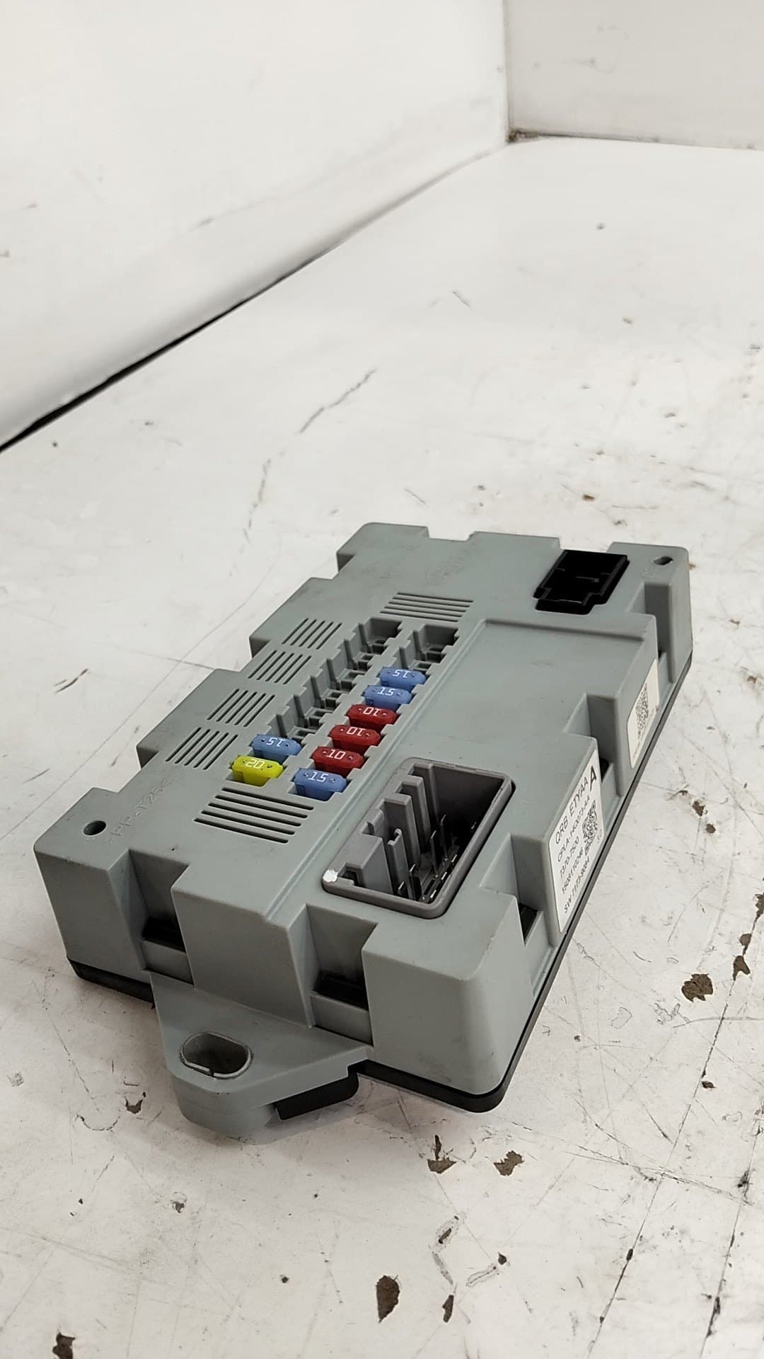 Caja reles / fusibles LAND ROVER RANGE ROVER EVOQUE 4