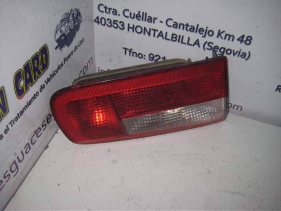 Piloto trasero izquierdo interior RENAULT LAGUNA II (BG0)