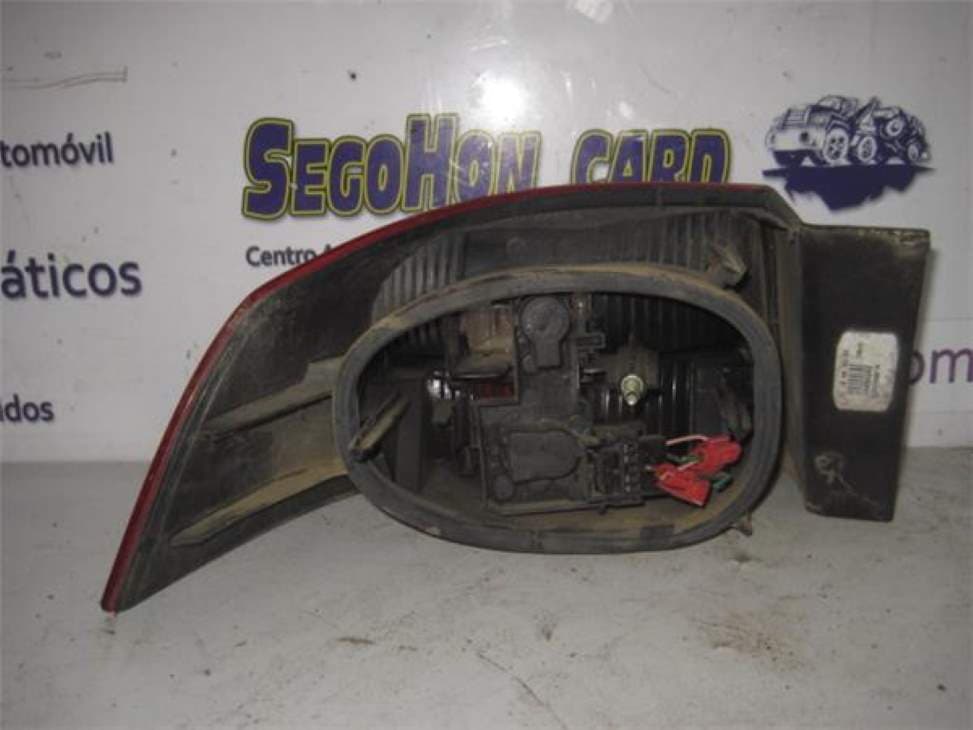 Piloto trasero derecho RENAULT LAGUNA II (BG0) 2