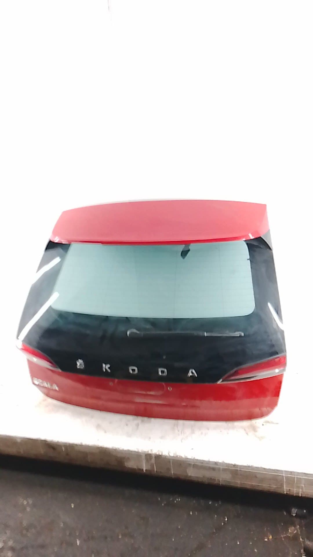 Porton trasero SKODA SCALA