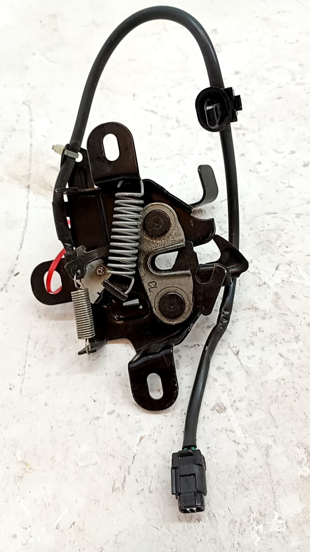 Cerradura capot TOYOTA YARIS 2