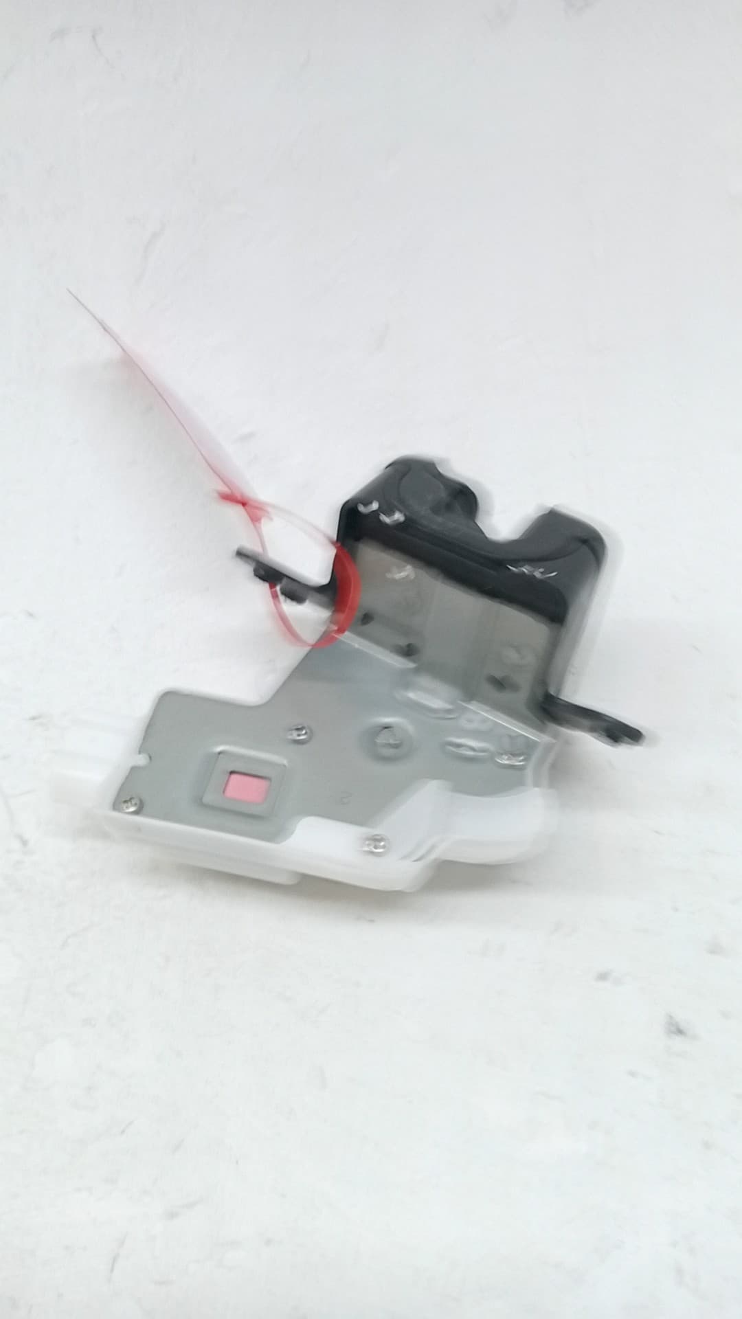 Cerradura maletero / porton TOYOTA YARIS 2