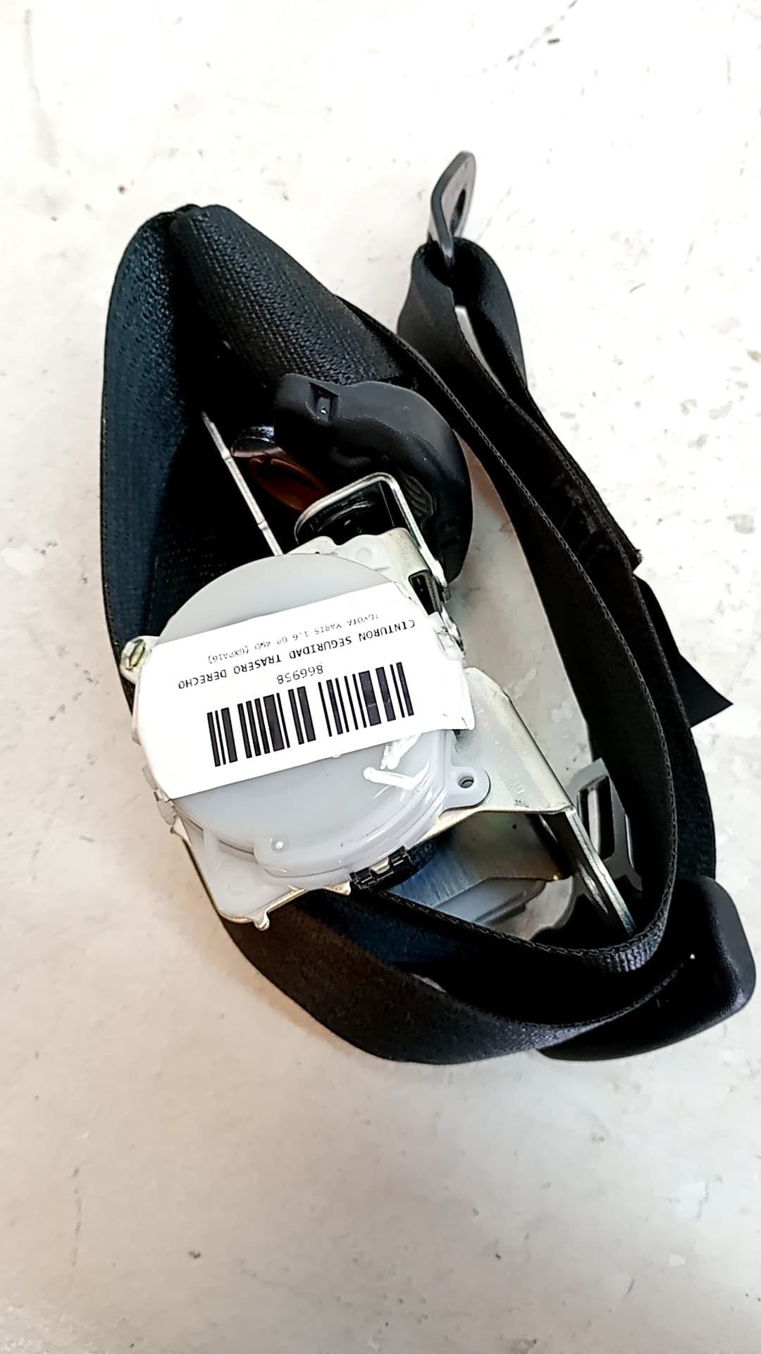 Cinturon seguridad trasero derecho TOYOTA YARIS